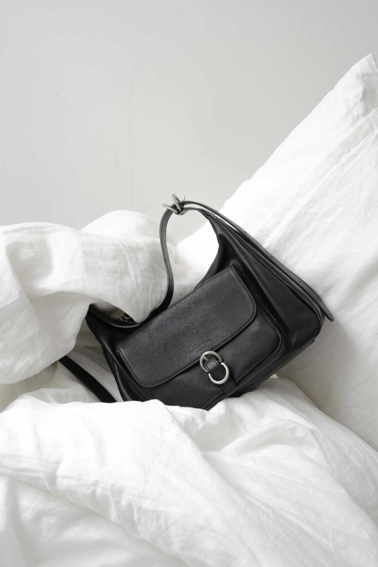 預購_Pocket Hobo By Bucks & leather