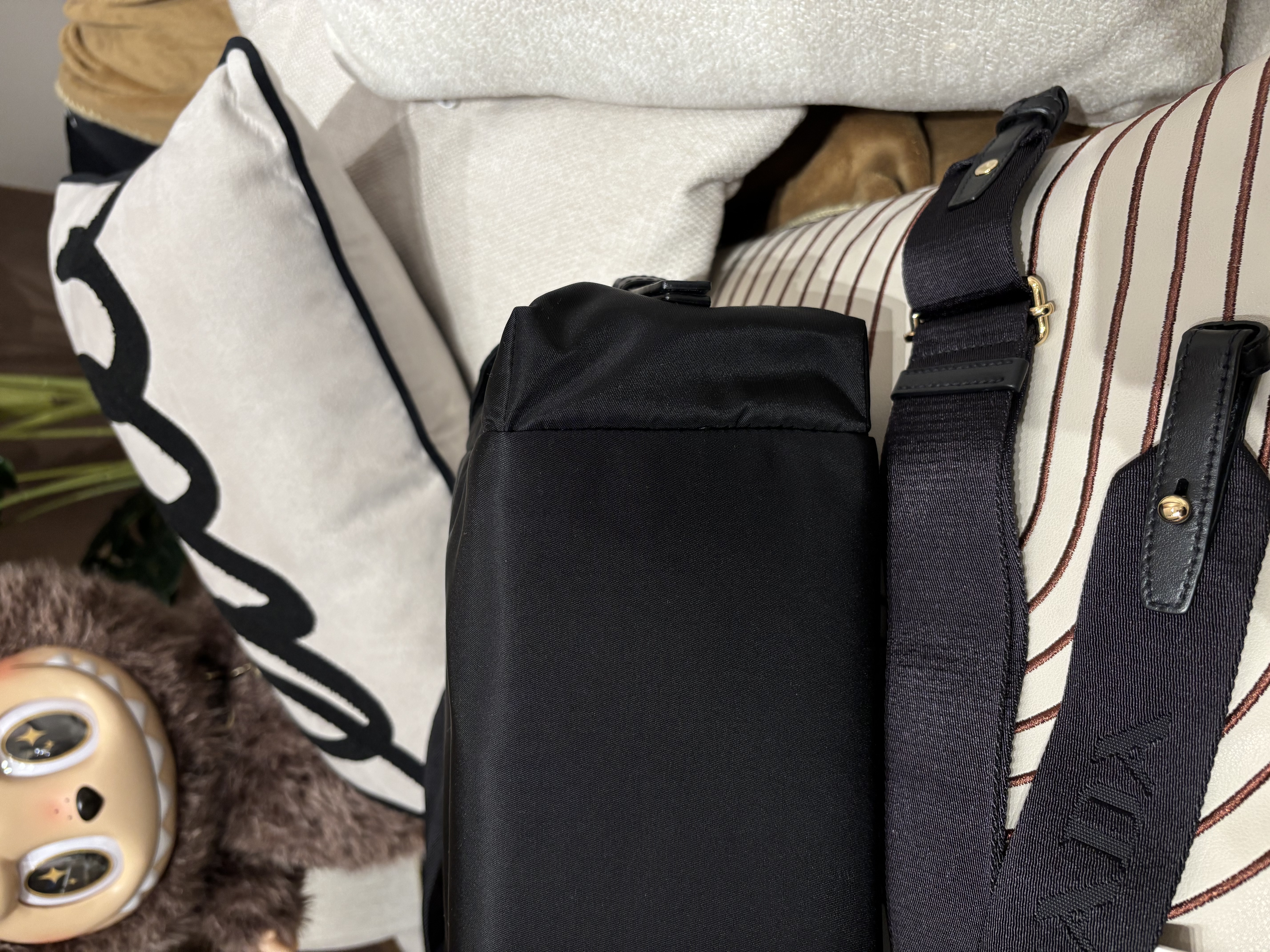 Prada re-nylon explore 晶片新款，黑金✅ booklet dust bag 