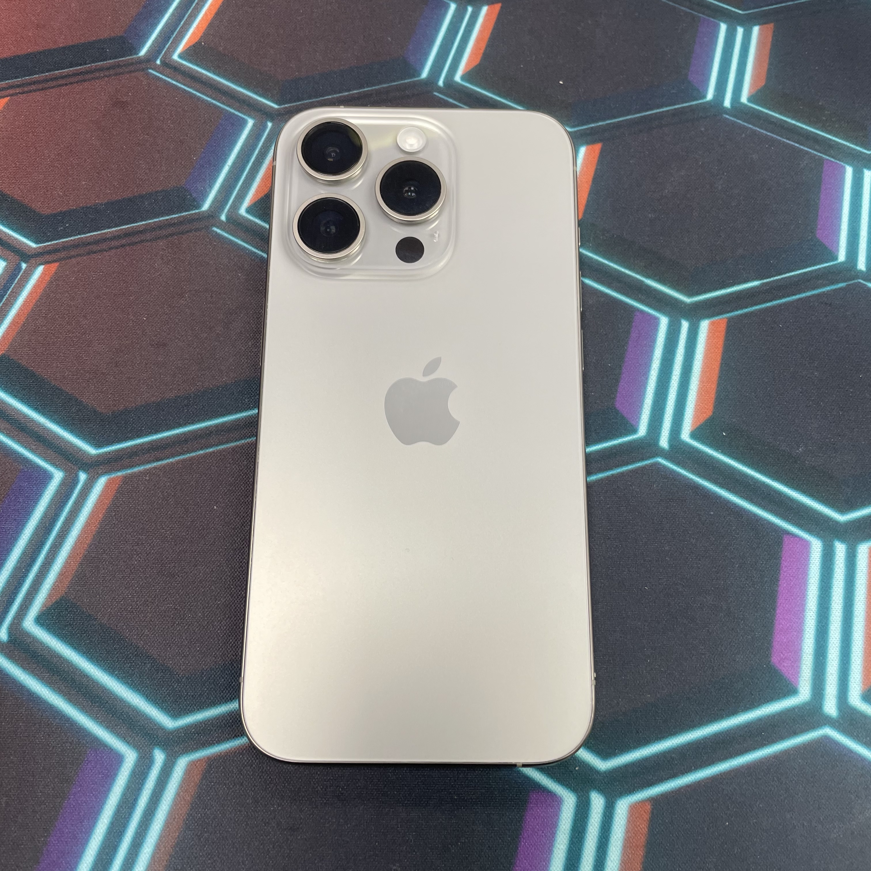 *7677 15 Pro 完美機 256GB 電85 原色 gray