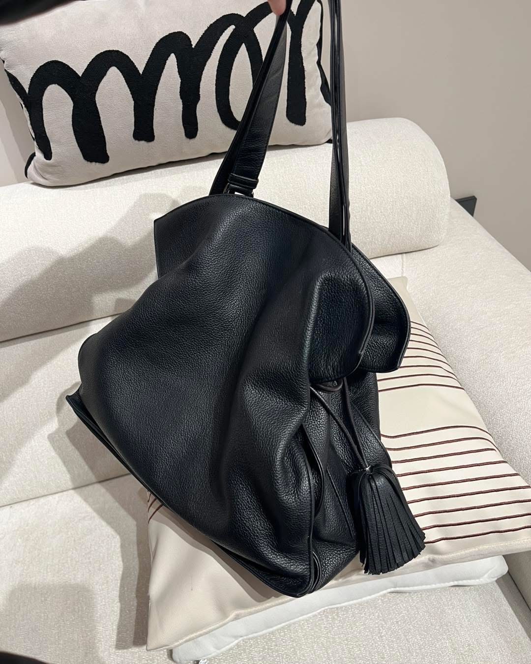 Loewe flamenco shoulder bag vintage 100%Authentic, 93%new✅塵袋