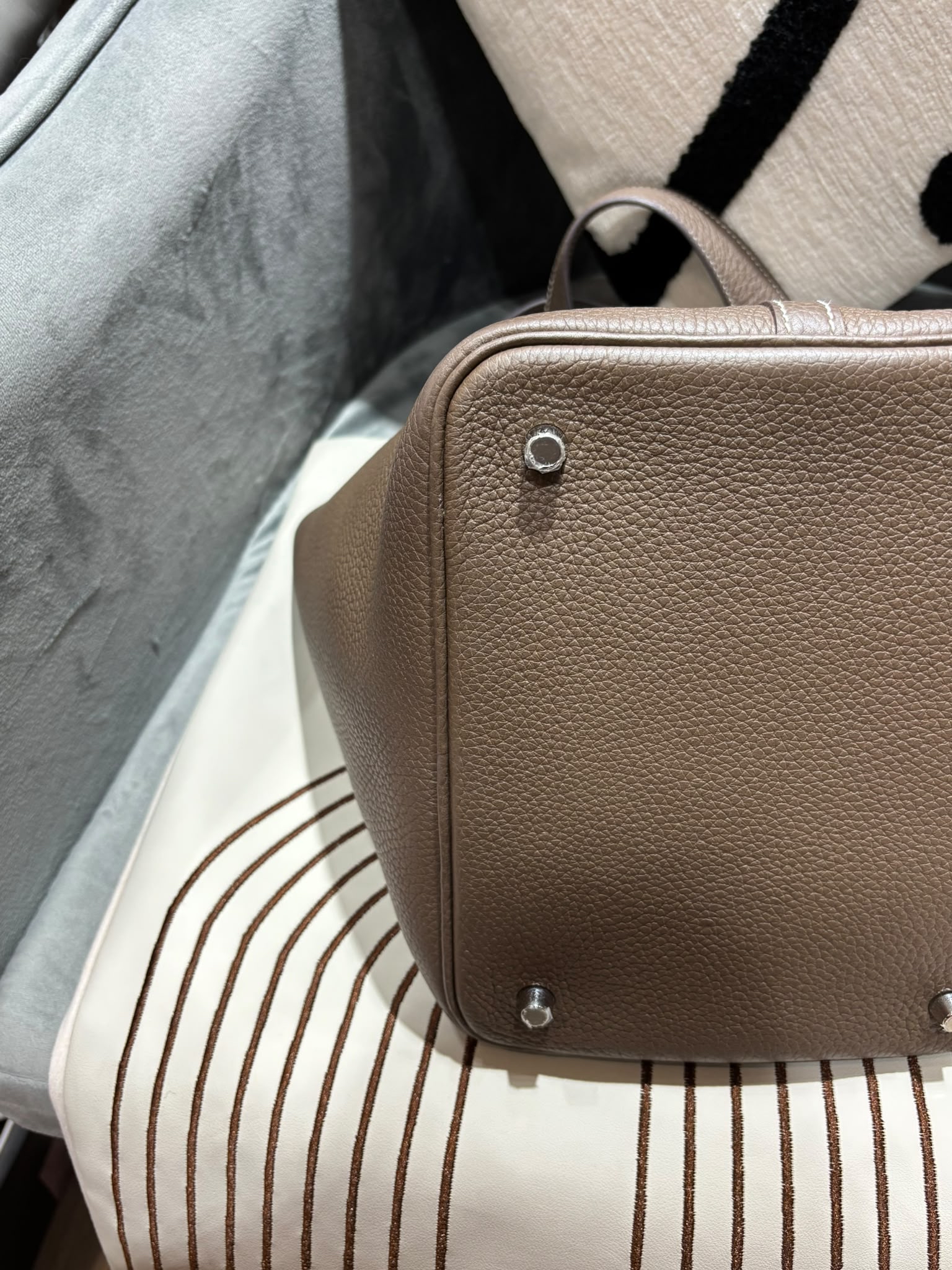 Hermes Picotin 22 Stamp Y Etoupe 100%Authentic, 95%New ✅Key Lock ✅Dust bag