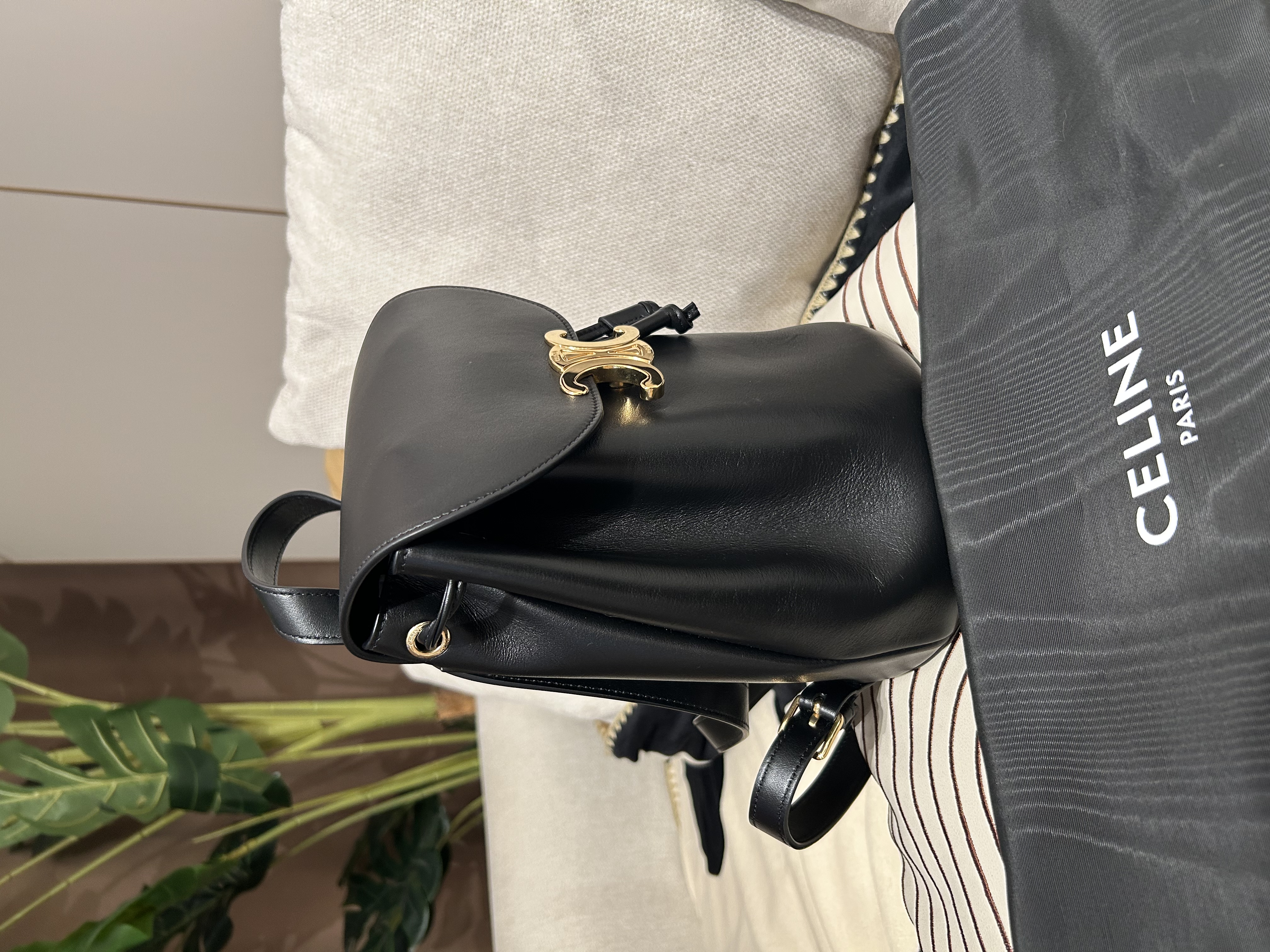 Celine Bonnie Backpack 黑色金扣 100%Authentic, 98%New ✅Dust bag