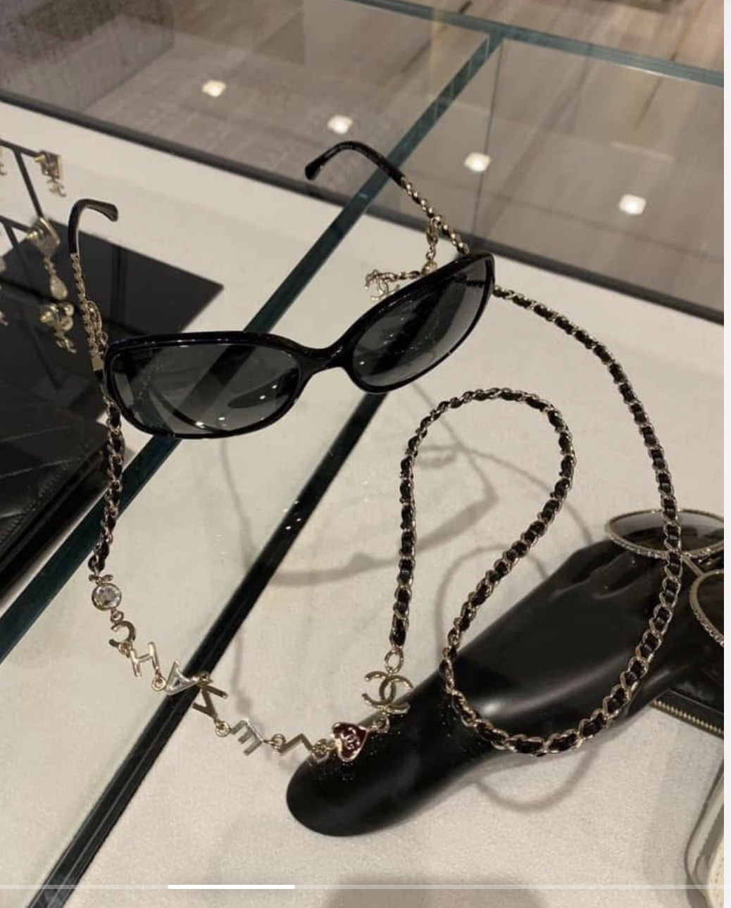Chanel 香奈兒風太陽眼鏡，連頸鍊及存放眼鏡包