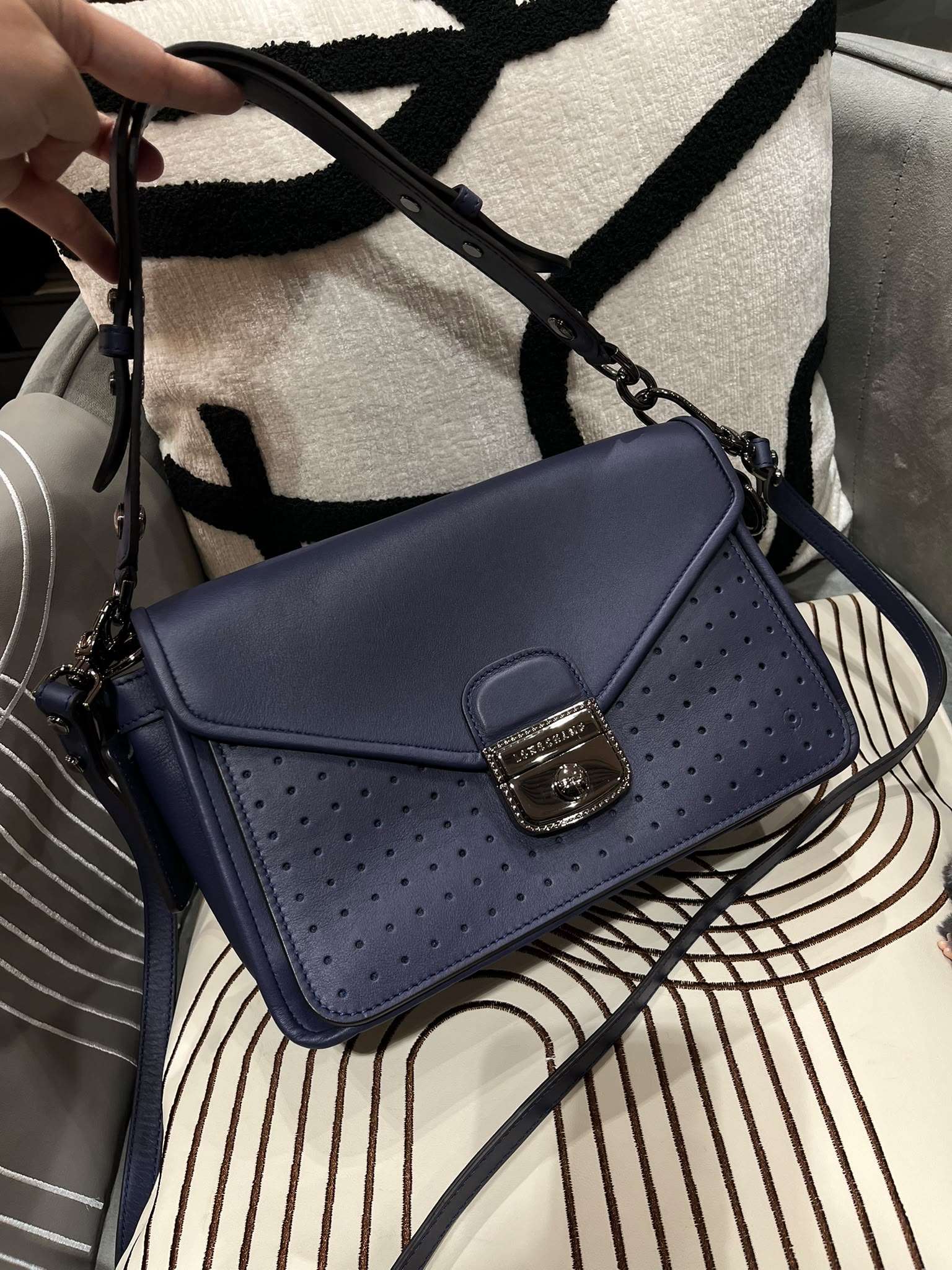 Longchamp Shoulder bag 100%Authentic, 98%New