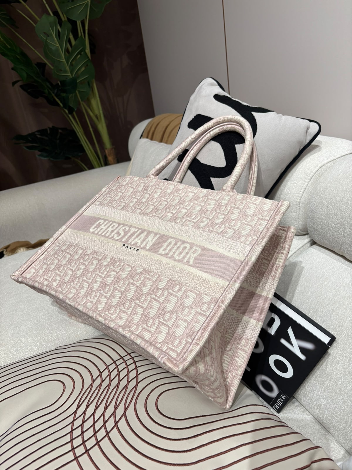 Dior Book Tote Medium Pink 100%Authentic, 98%New ✅專門店收據✅Dust bag