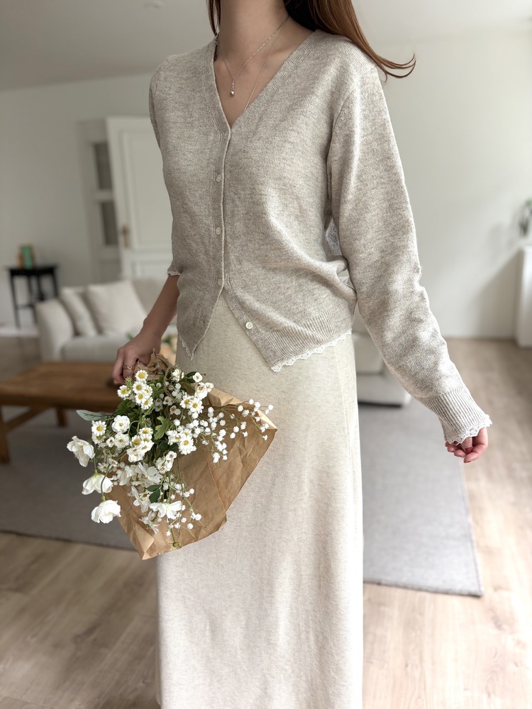 The Lacie Wool Cardigan (Oatmeal)