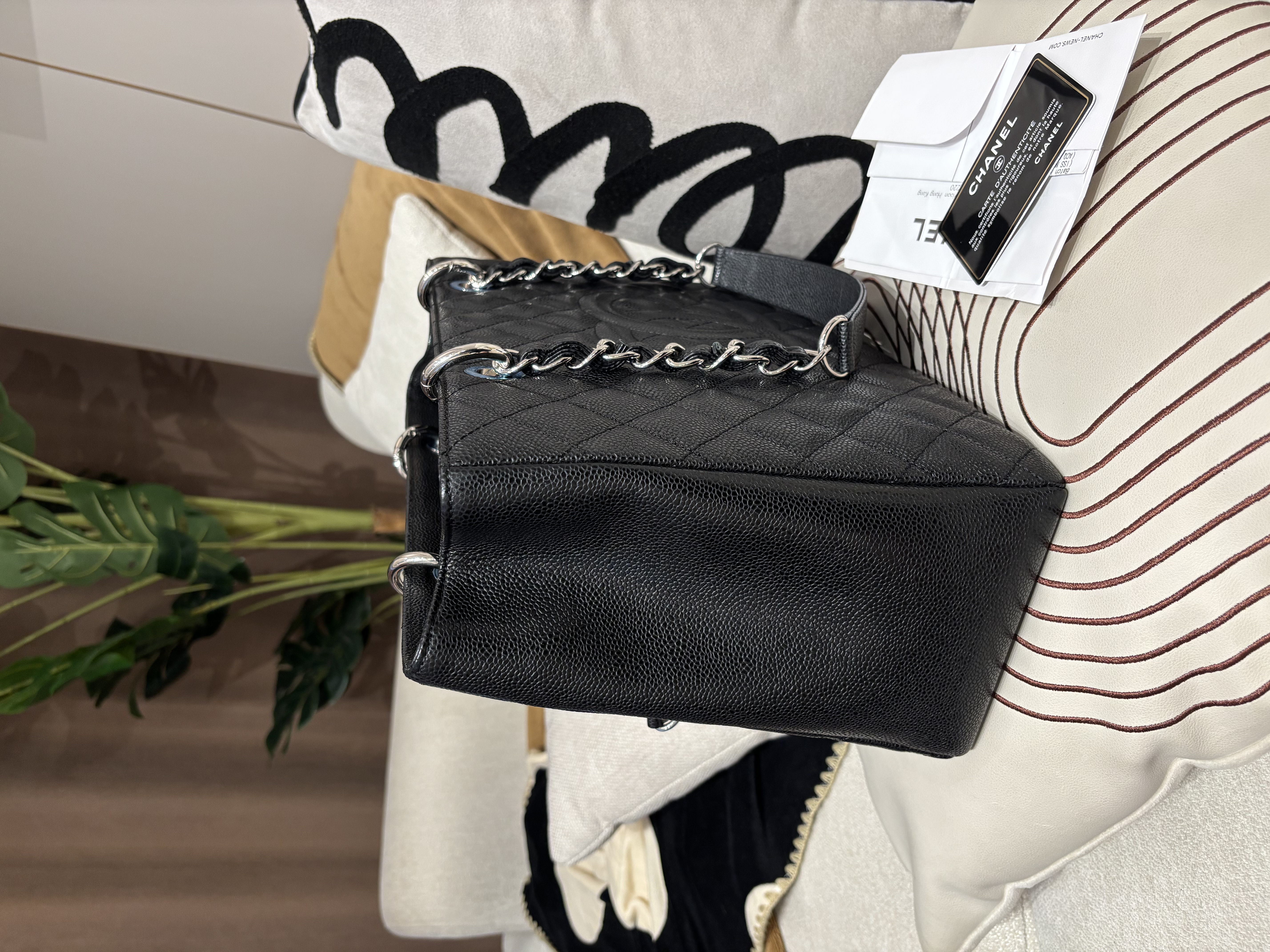 未使用品 Chanel Gst Tote Bag 黑色荔枝牛皮銀扣 grand shopping tote bag 100%Authentic, unused ✅收據✅19Card✅Dust bag✅Box 