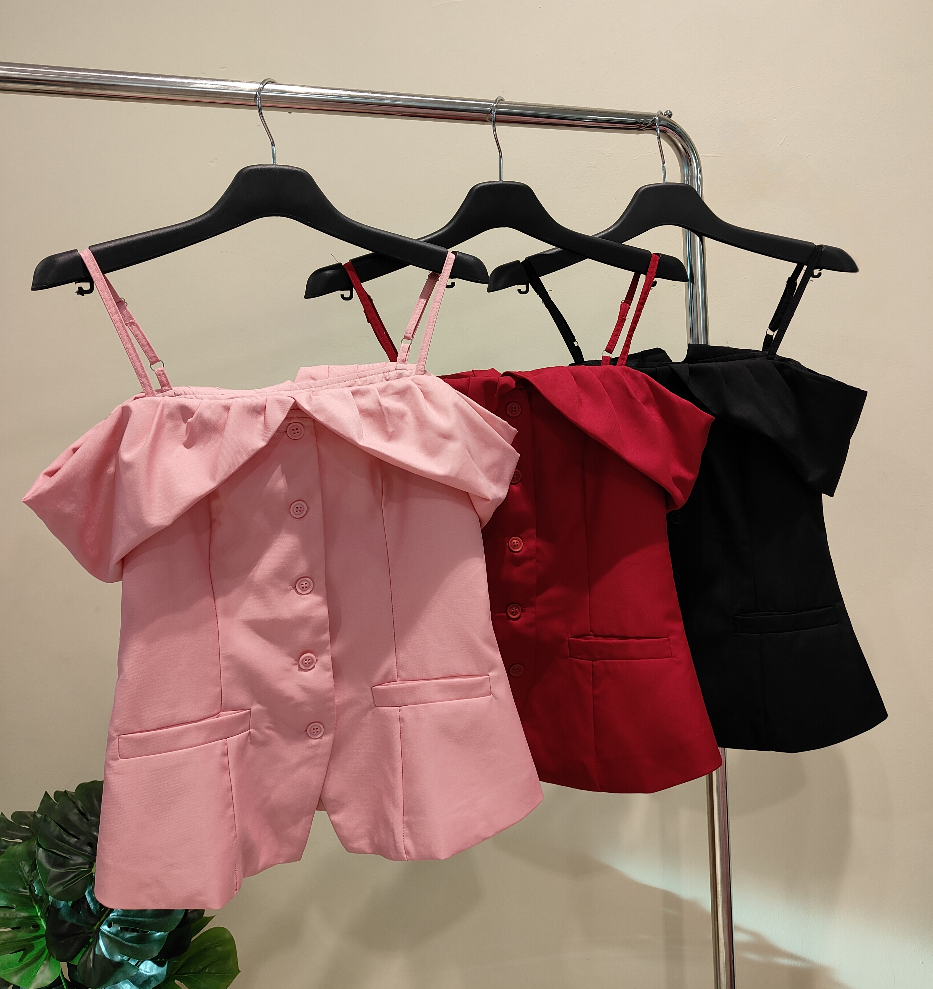 独家一字领有肩带上衣 2624