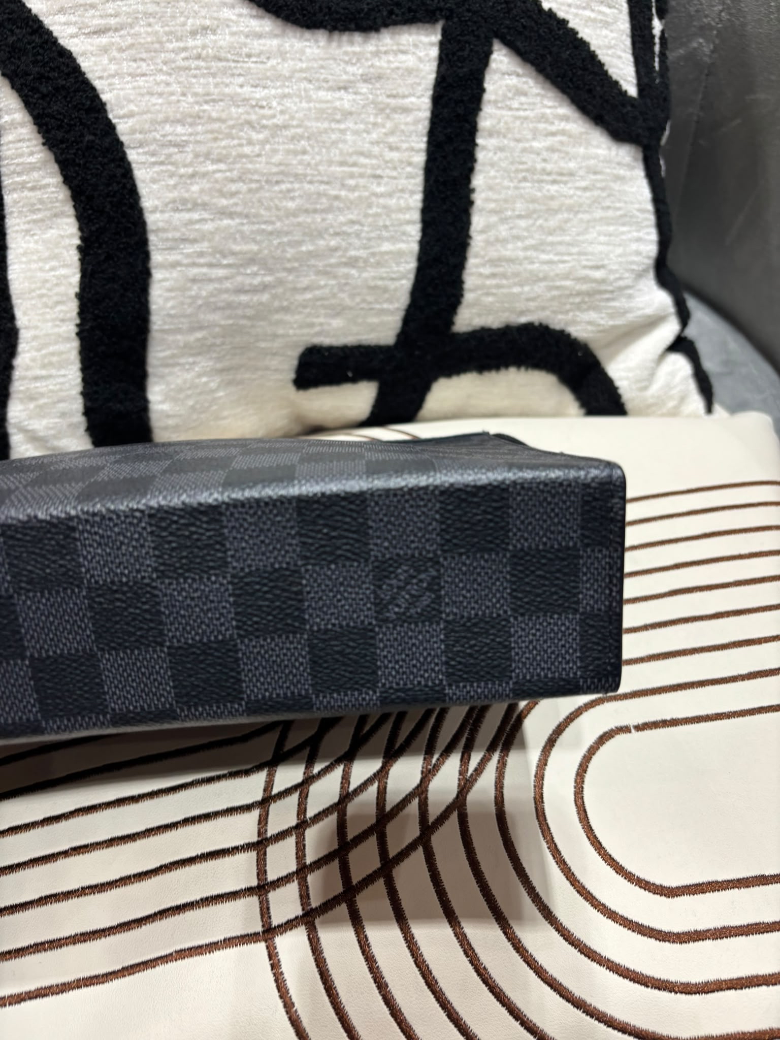 Louis Vuitton LV Pochette Voyage MM 100%Authentic,99%New✅Dust bag