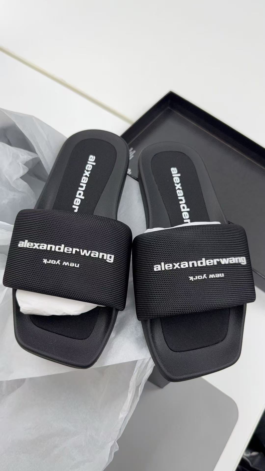 Alexander Wang黑色logo拖鞋