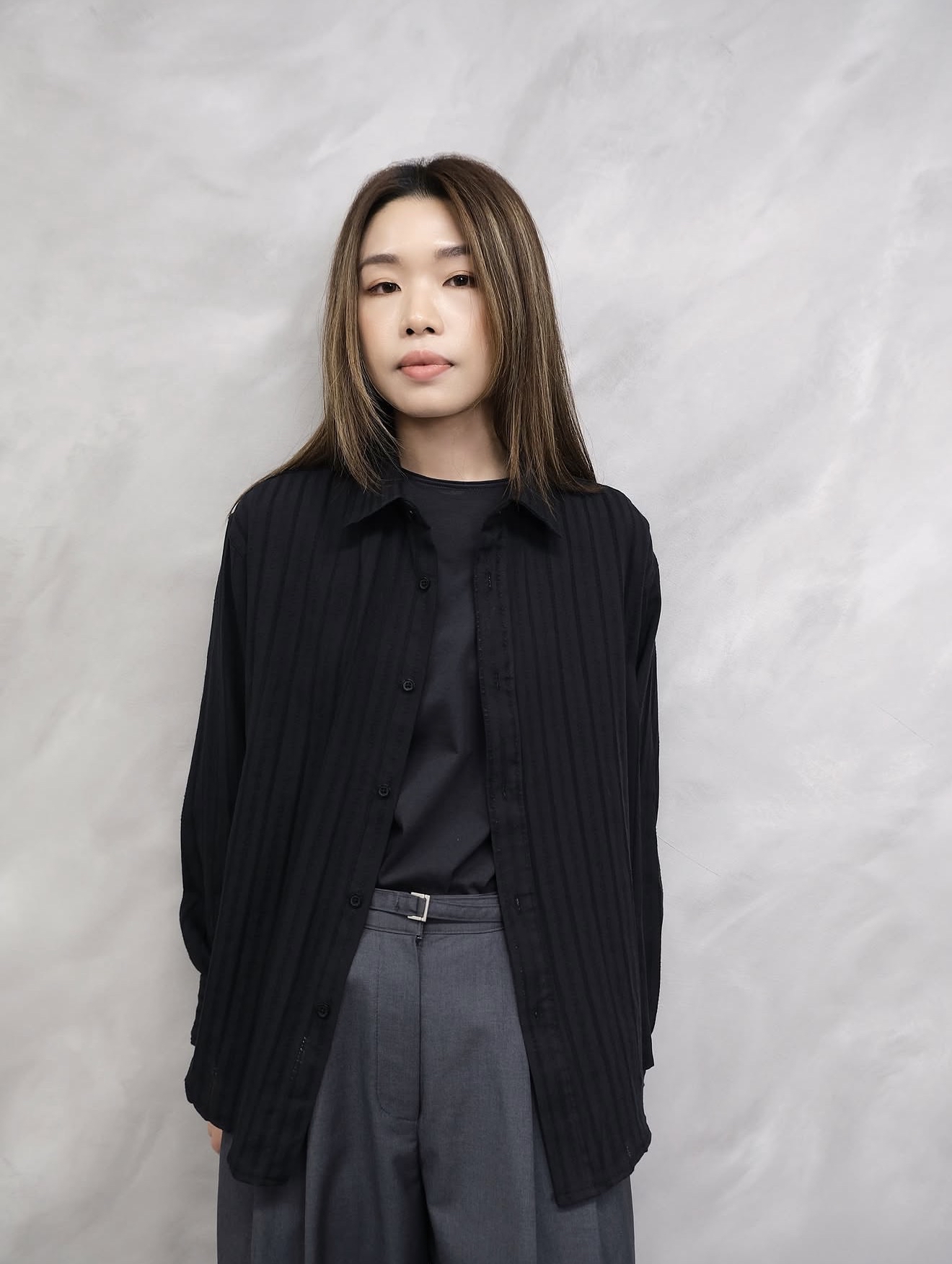 (Unisex)Embossed Stripe Boxy Shirt #sh19