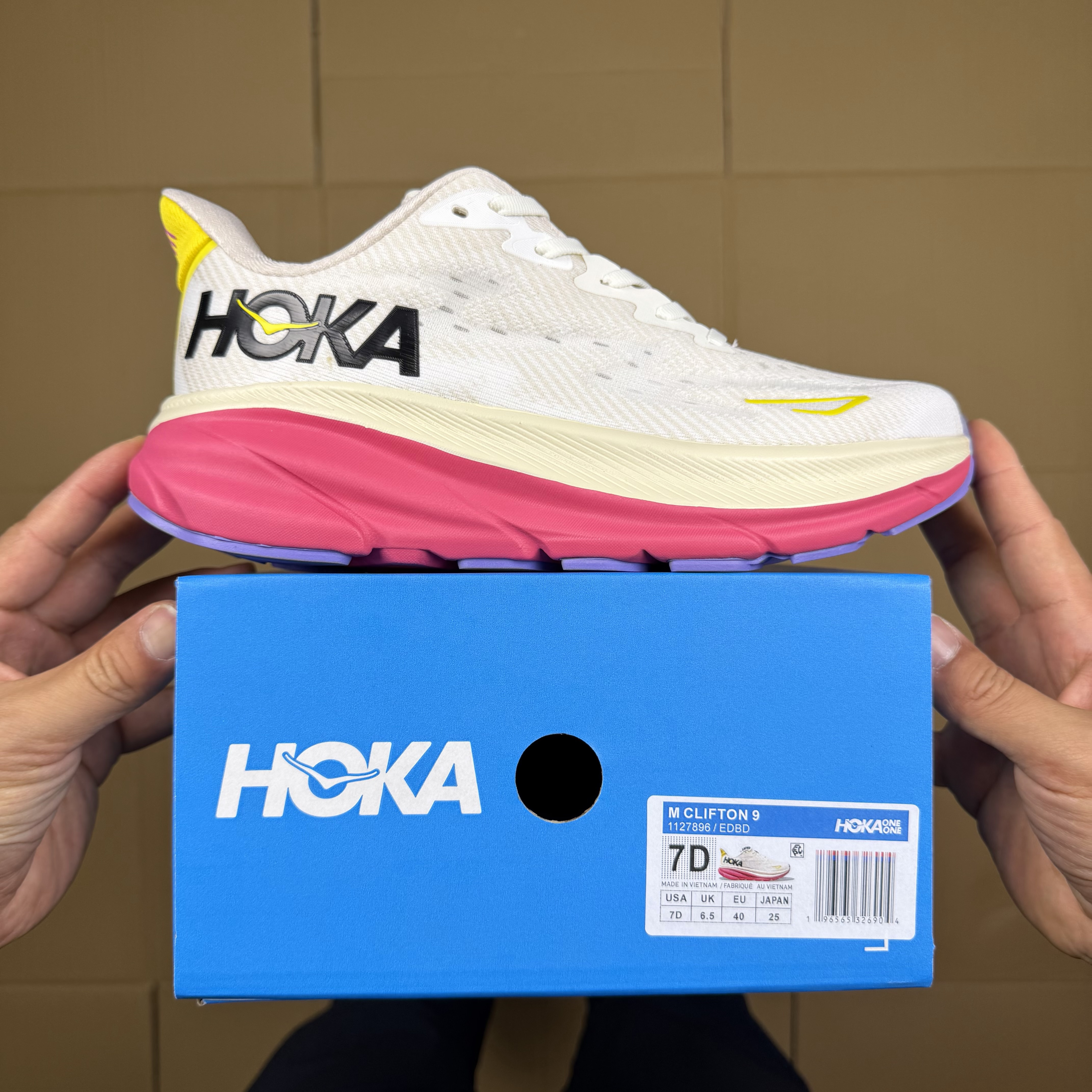 Hoka Clifton 9