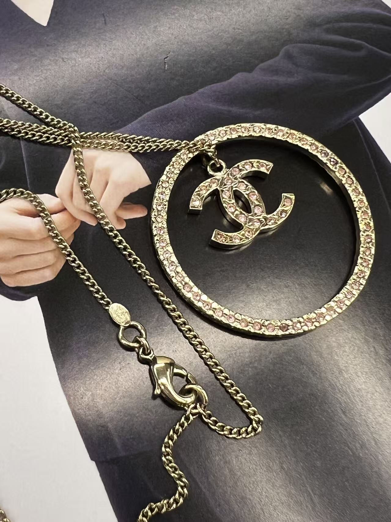 Chanel 粉紅滿鑽CC項鍊