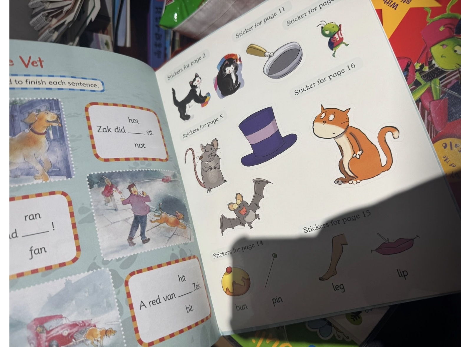 Oxford Phonics activity 共八冊 （每冊16頁）