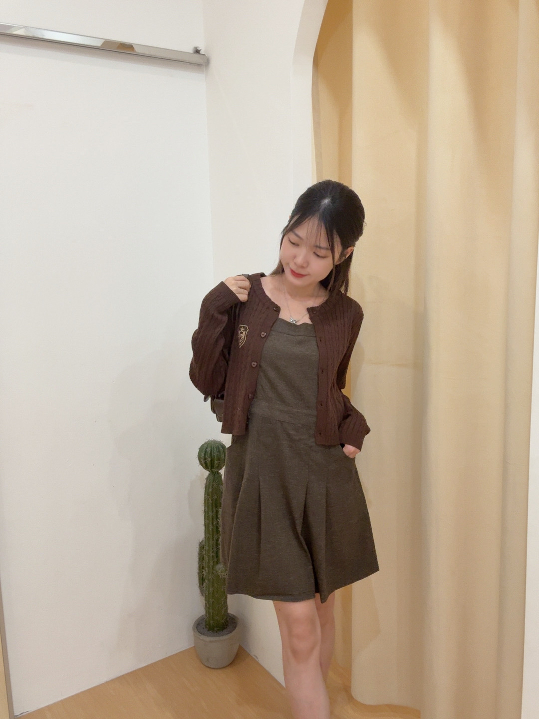 毛呢吊带百褶连身裙 R2865