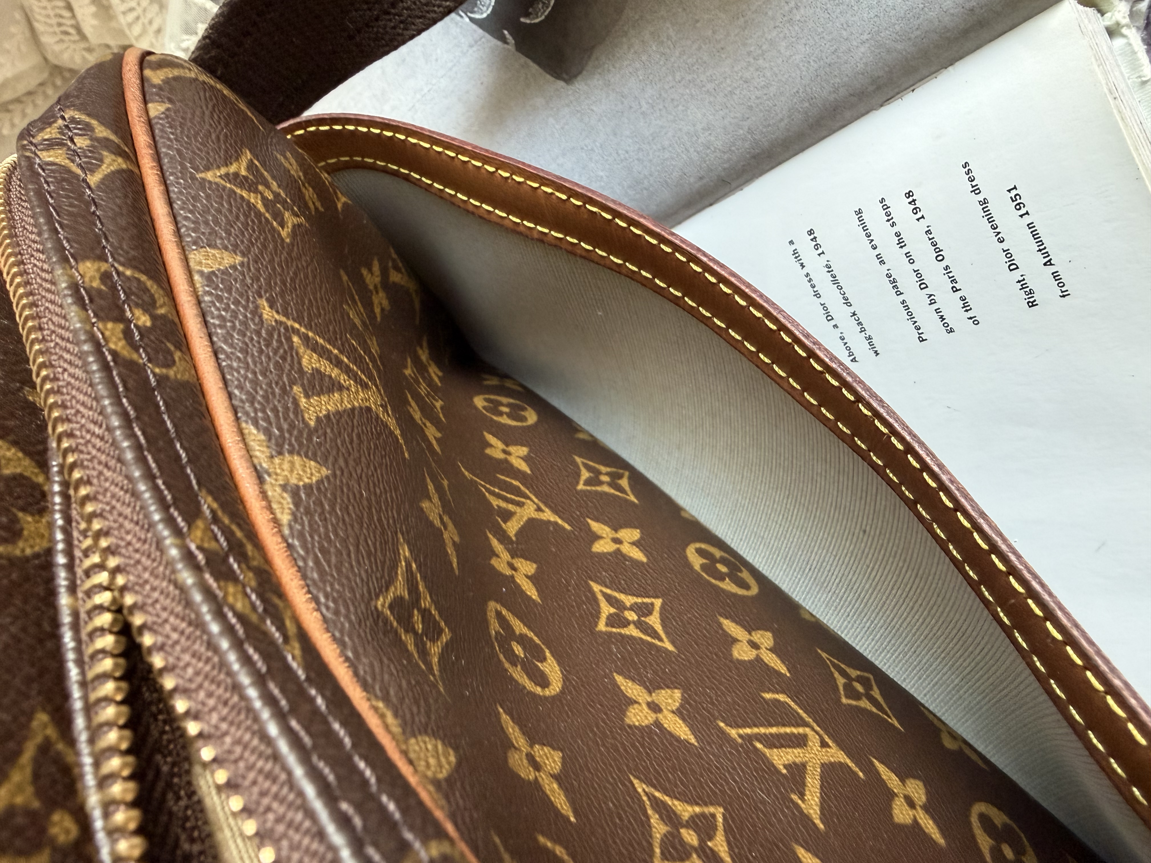 Lv monogram reporter bag 