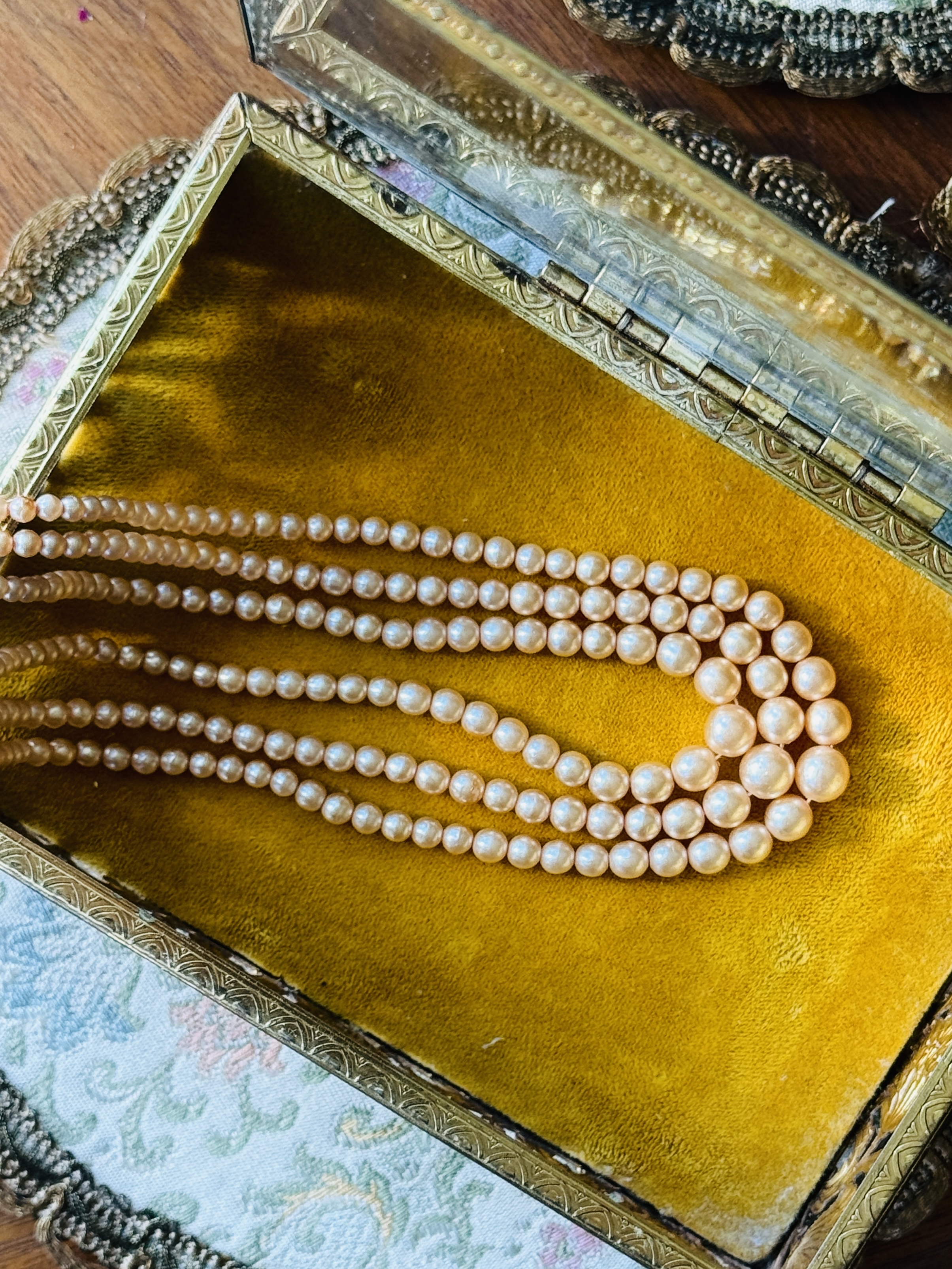 C.a. 1950-60s 17-18" Three-Row Graduating Pink Glass Pearl Necklace (MT2603)