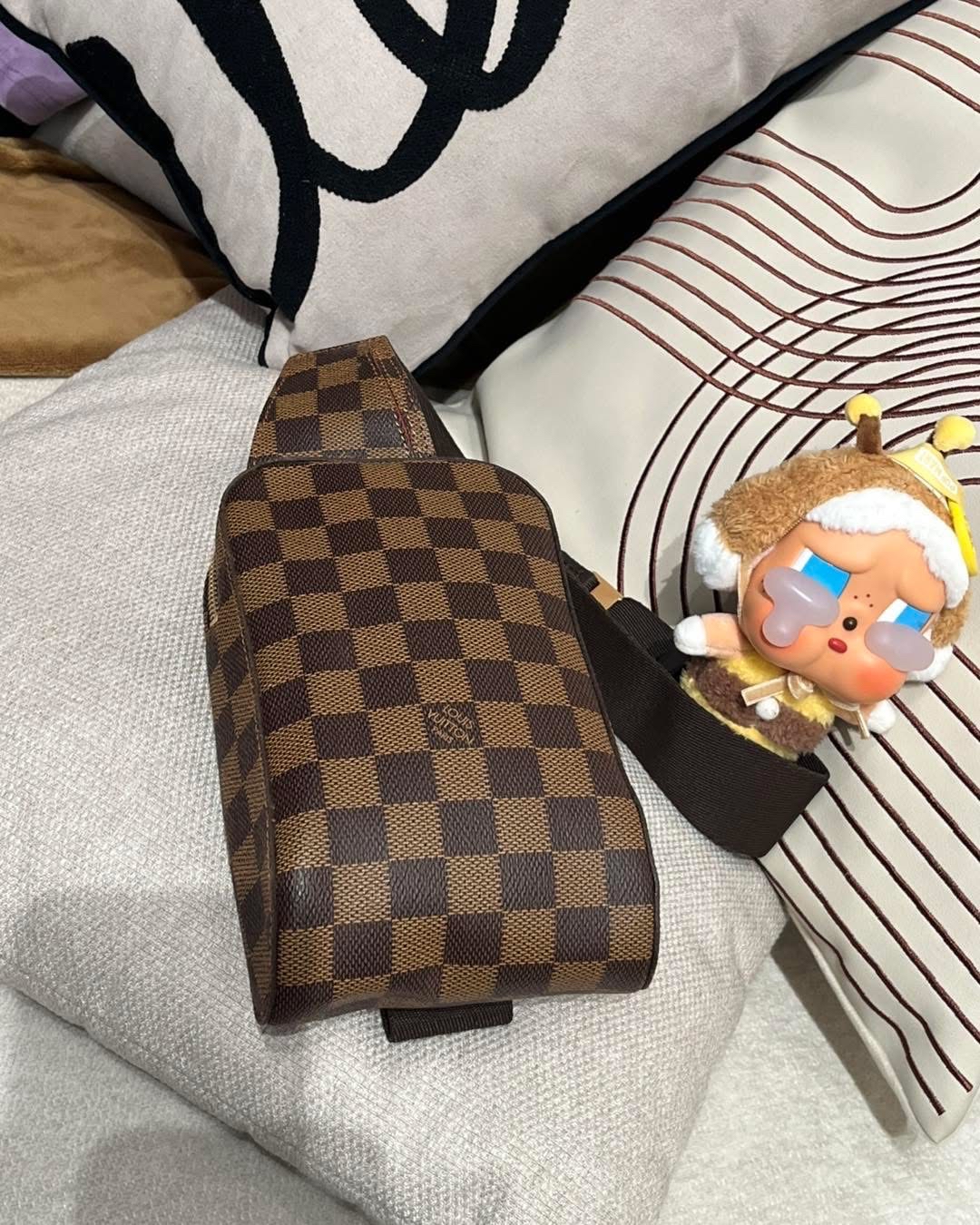 Lv Geronimos 心口包 100%Authentic,98%New✅塵袋