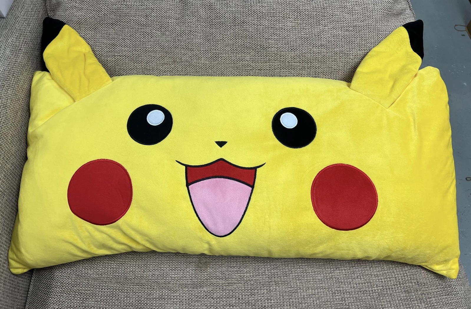 🎌日本限定🎌比卡超 刺繡兩用長抱枕