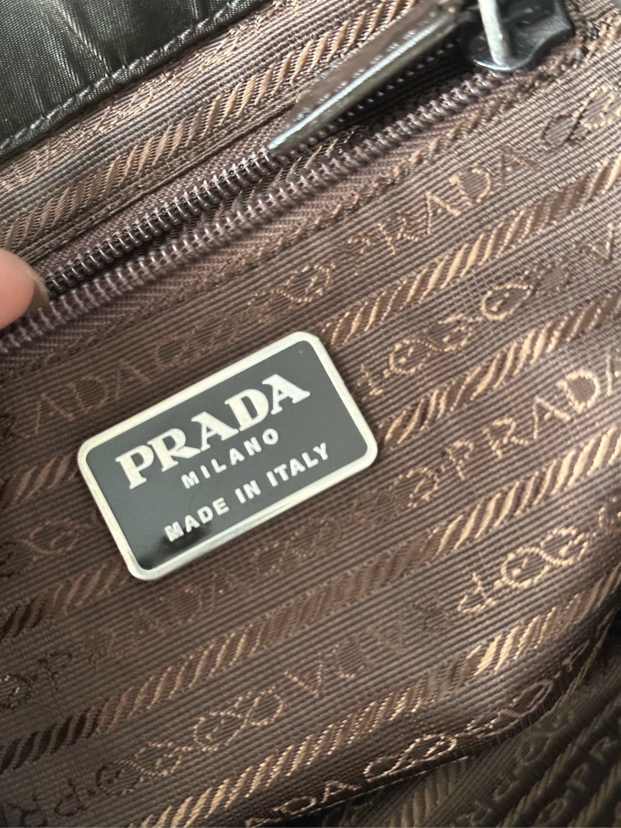 【預訂貨品】Prada降落傘黑茶色尼龍書包