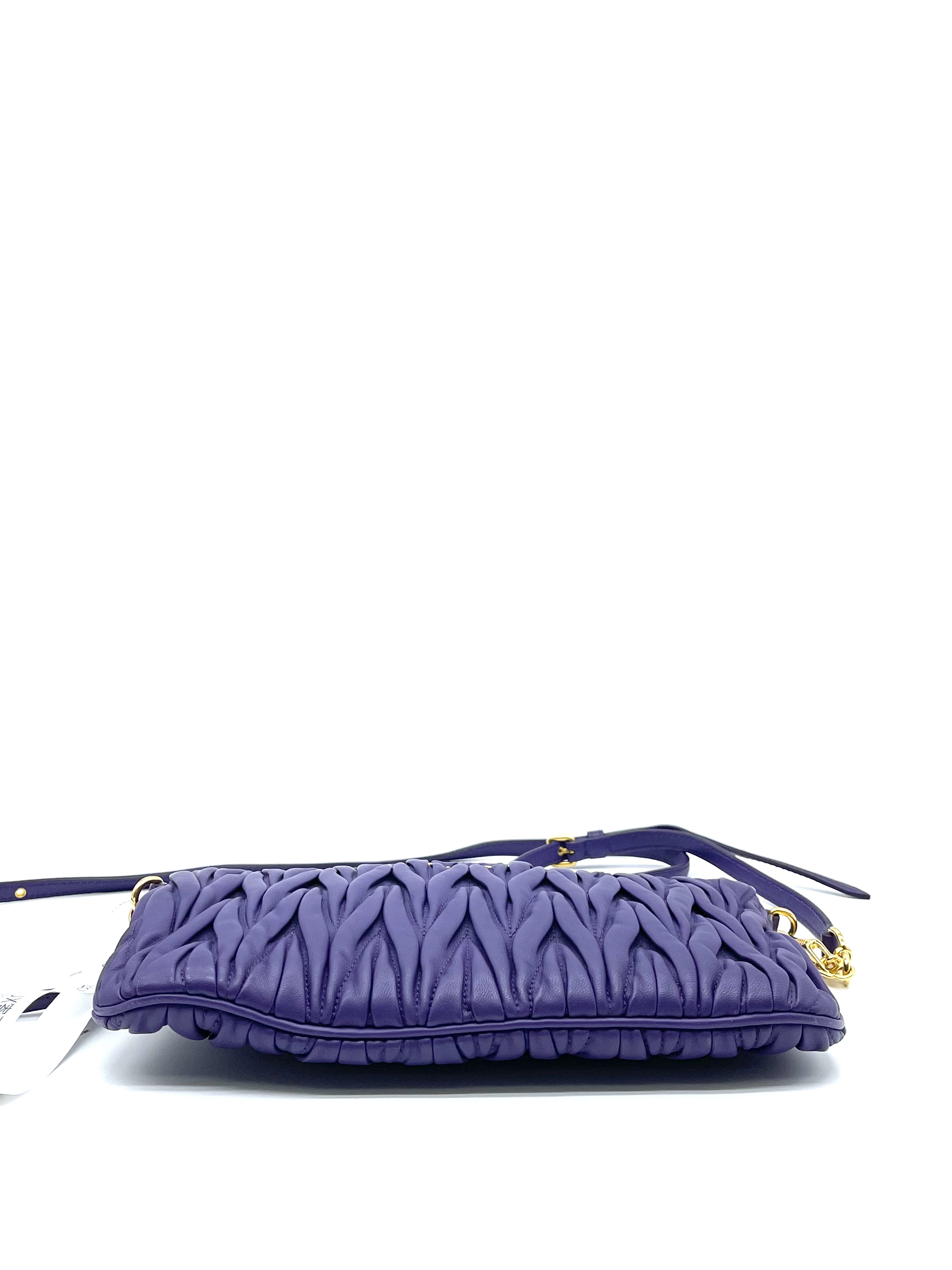 Pre-Owned MIU MIU Purple in Leather / Product Code: 26043012