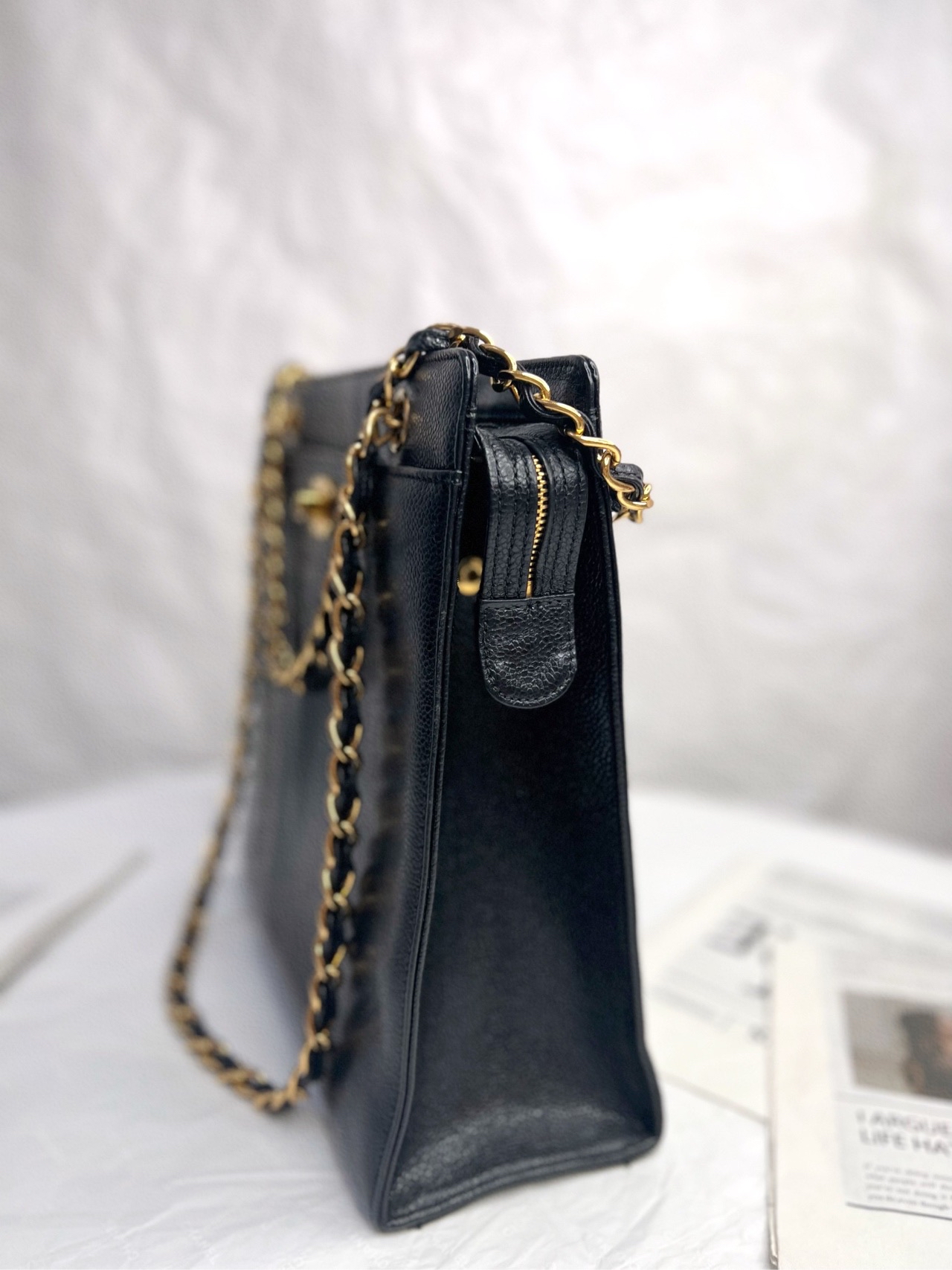 【預訂貨品】CHANEL 黑金魚子醬光面琴譜包