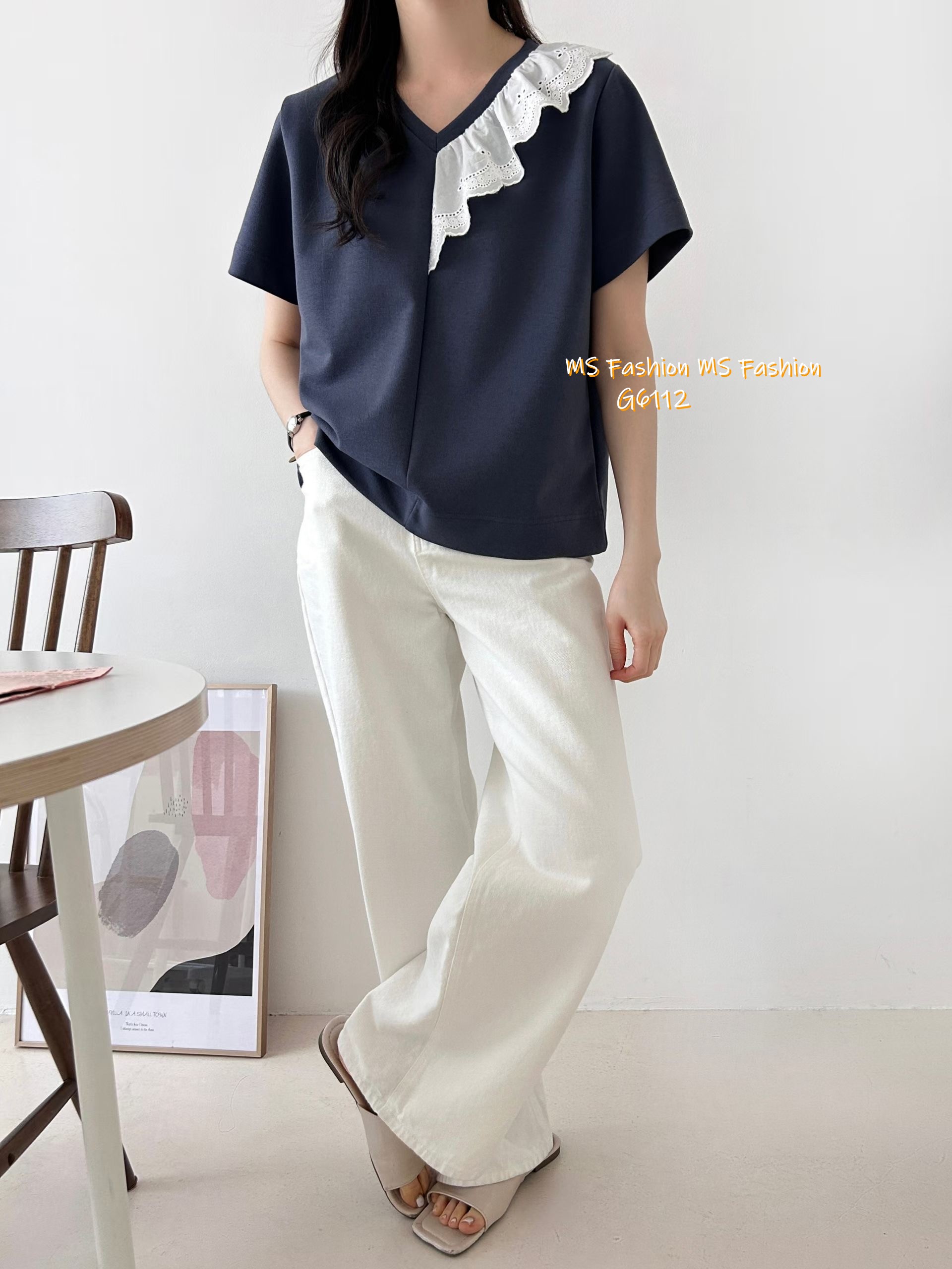  G6112 韓國🇰🇷V領通花ruffle top