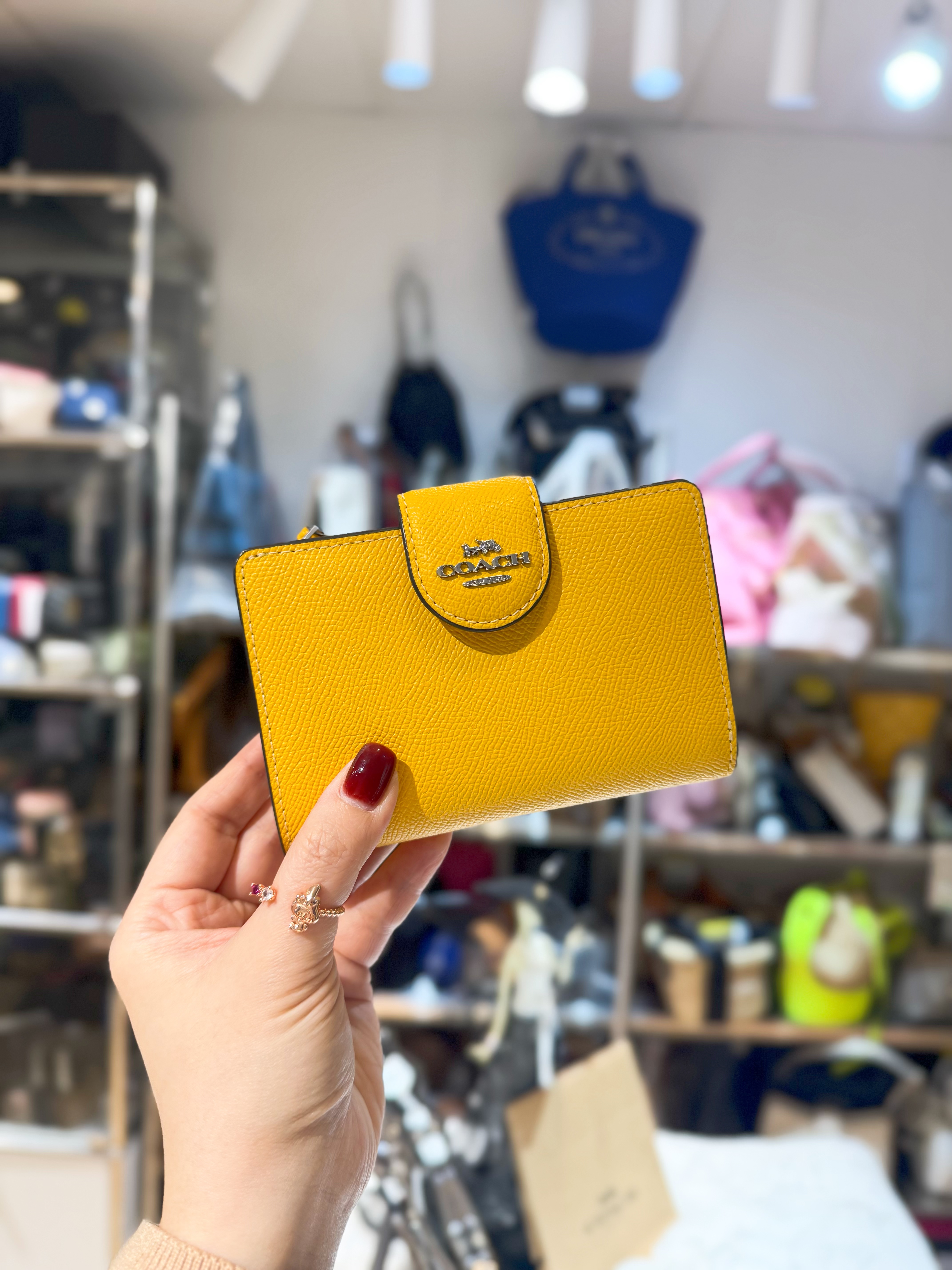 Coach medium wallet sf/yellow/s