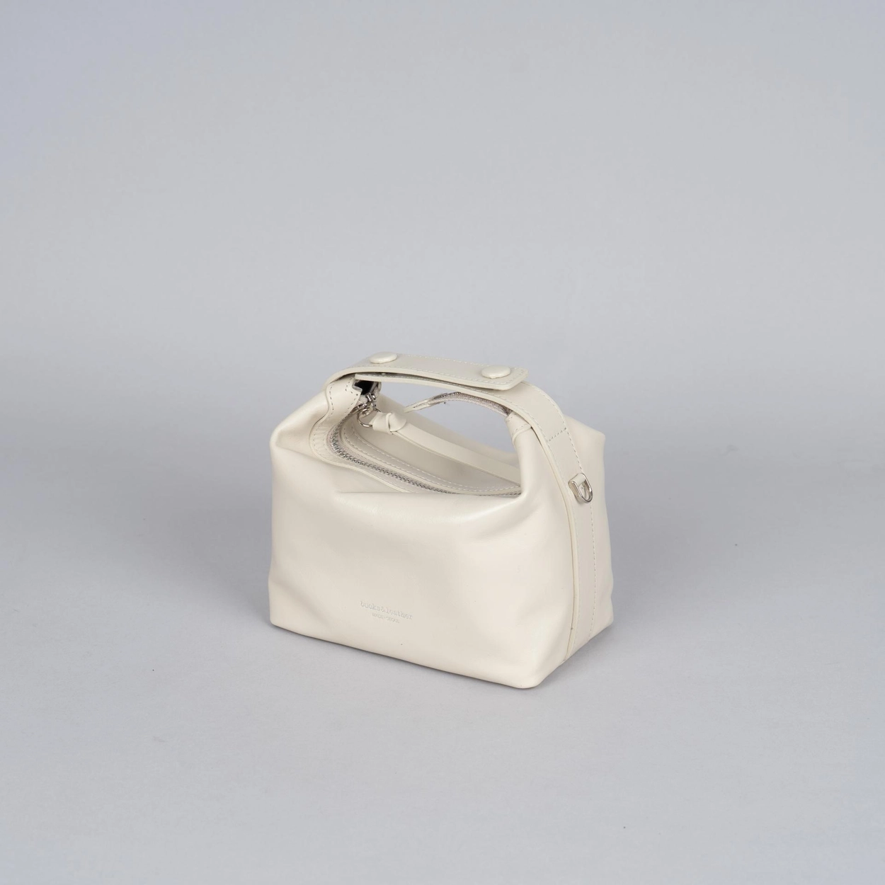 【26SS】預訂_New button Cross - 亮面牛皮 by Busk & Leather