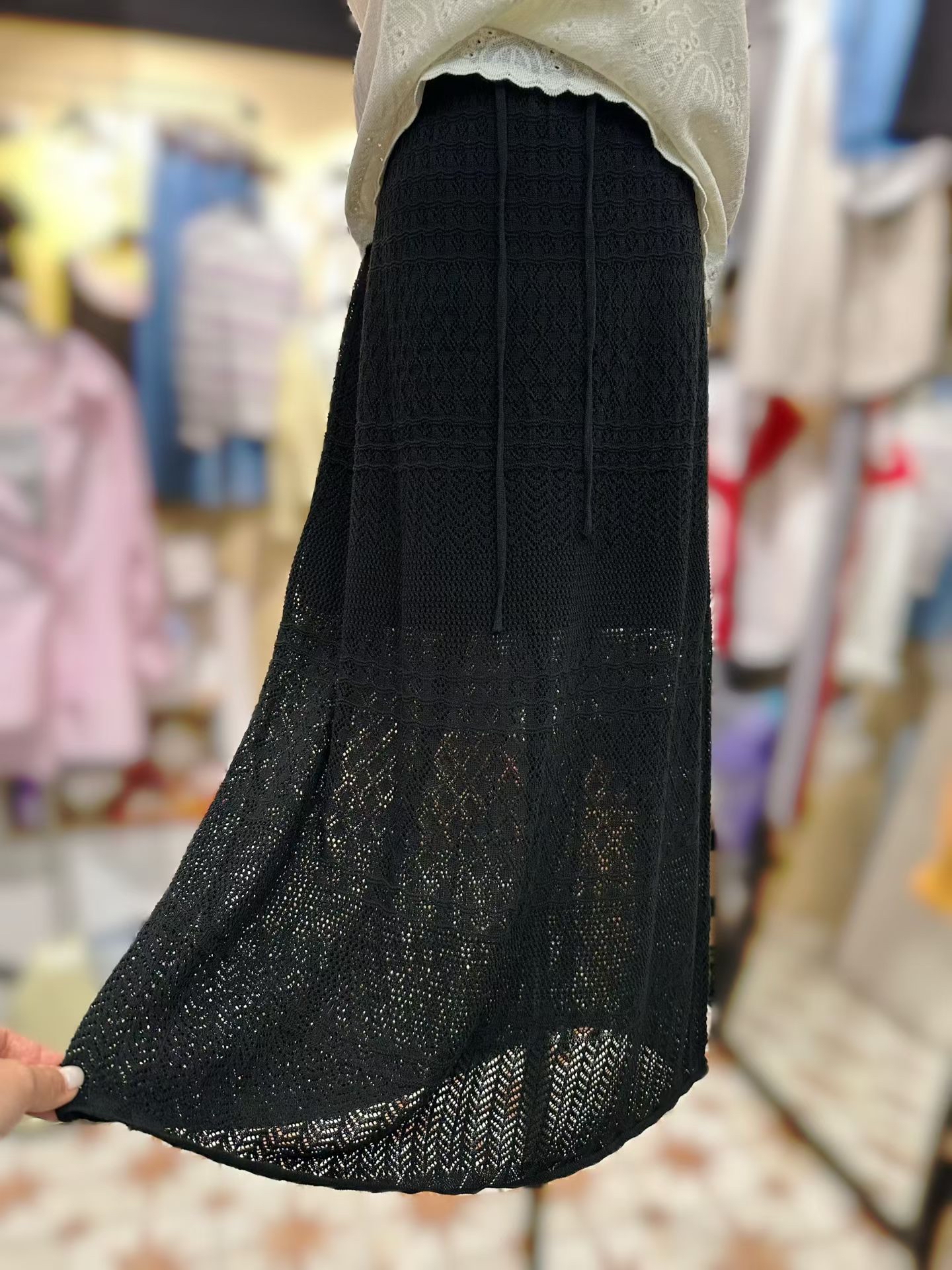 黑色網網通花半截裙