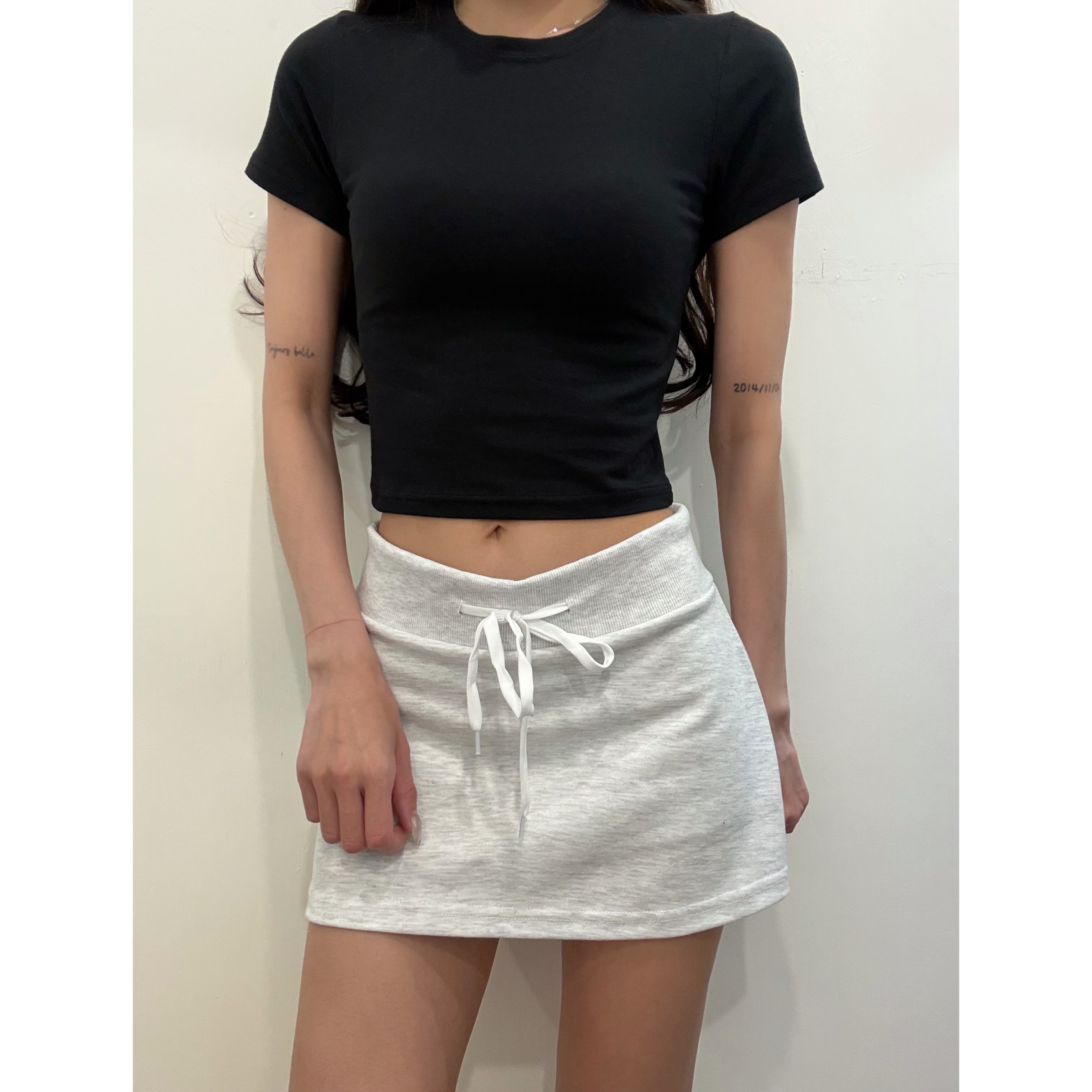 新品價4月10截單🤍《HIGH SCOOP NECK CROP》 2604B