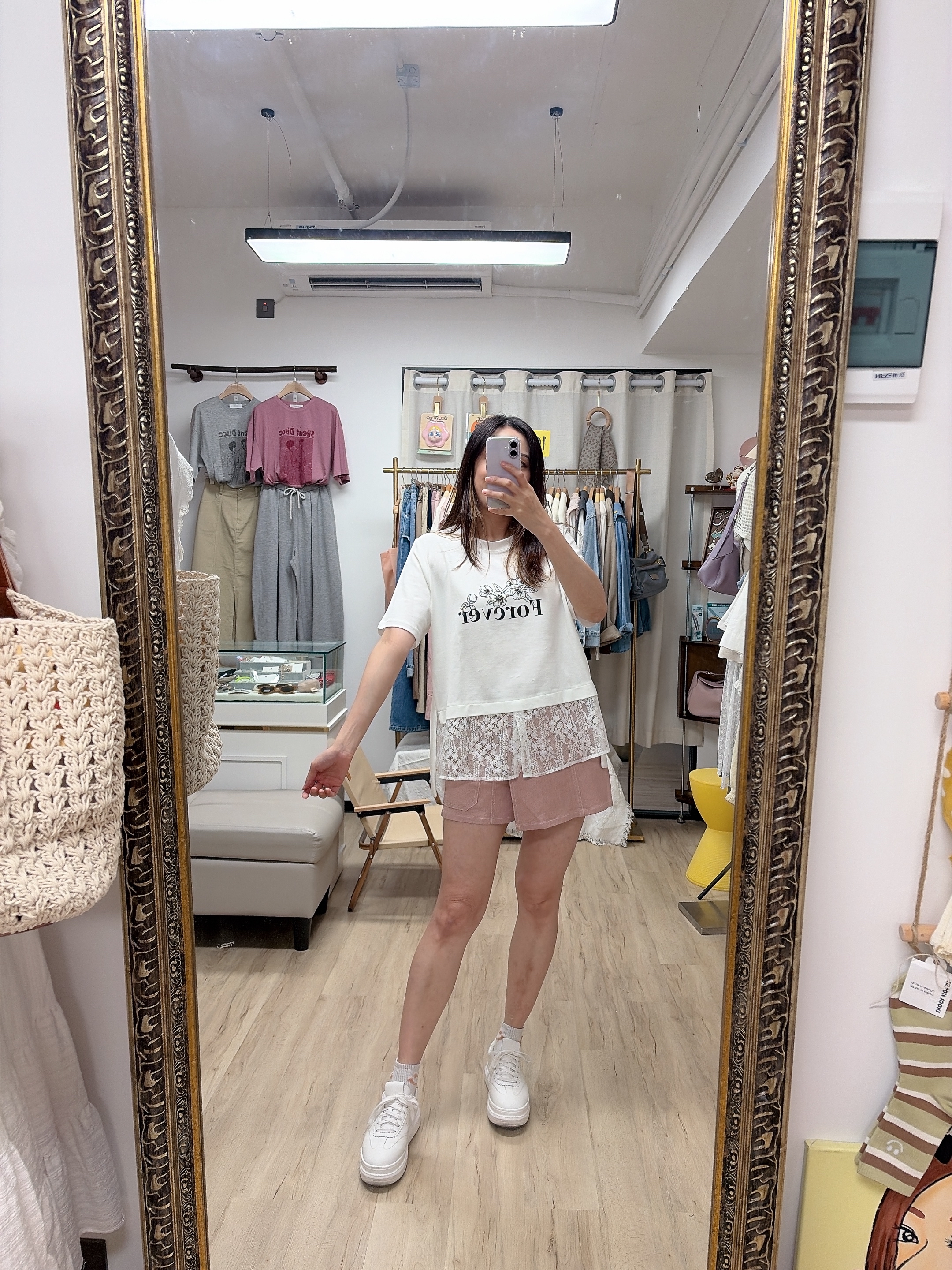 白色滑tee  Lace 下擺