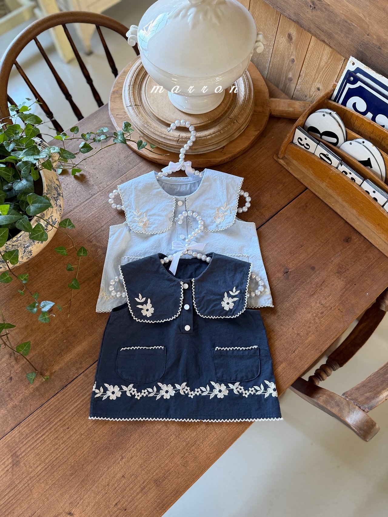 ☀️預訂 韓國直送☀️🇰🇷Marron兩色花卉刺繡口袋翻領背心