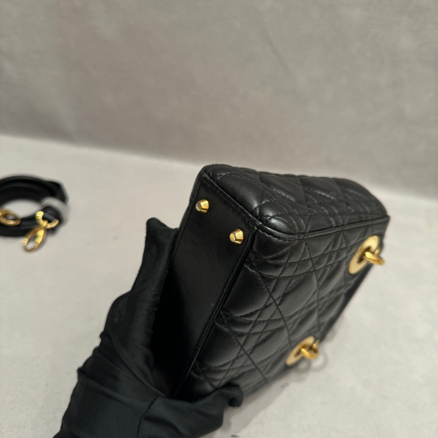 【預訂貨品】Dior Lady Dior三格黑金羊皮戴妃包