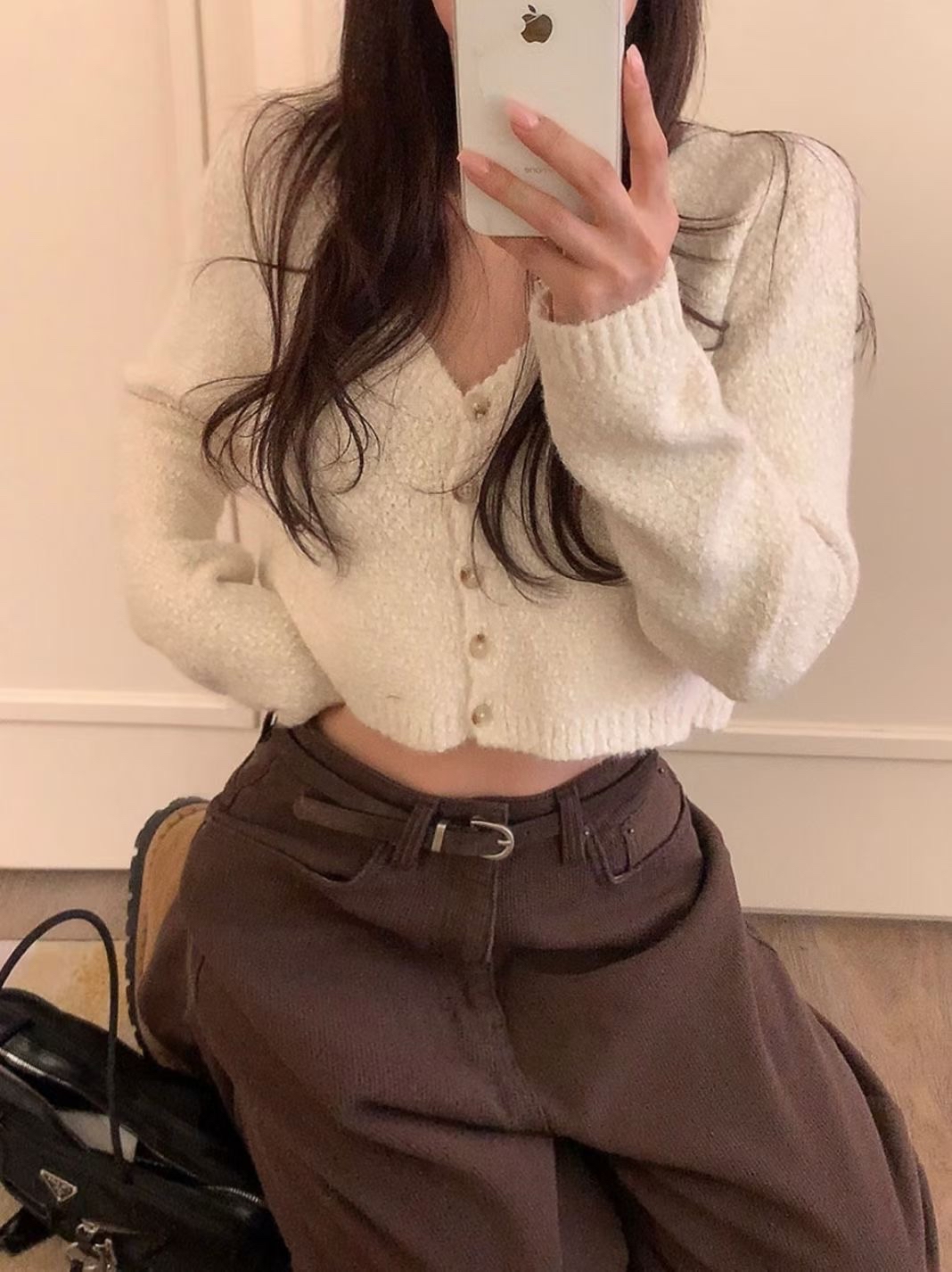 【 精緻女孩𝑷𝒊𝒄𝒌～紙片人！質感粒粒雪球配琥珀鈕扣兩穿上衣🩵】 Snowy Soft Cardigan Top(兩色入)