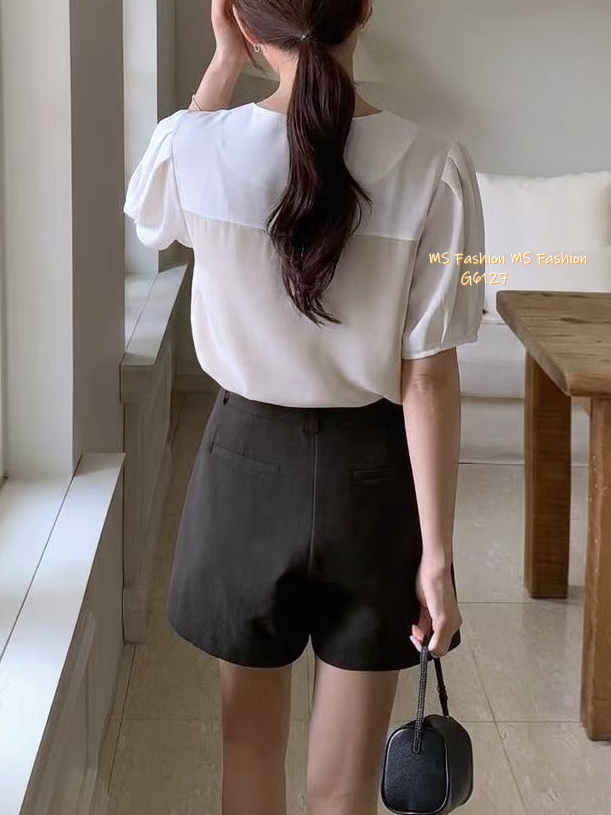 G6127 韓國🇰🇷靚料V領拼色top