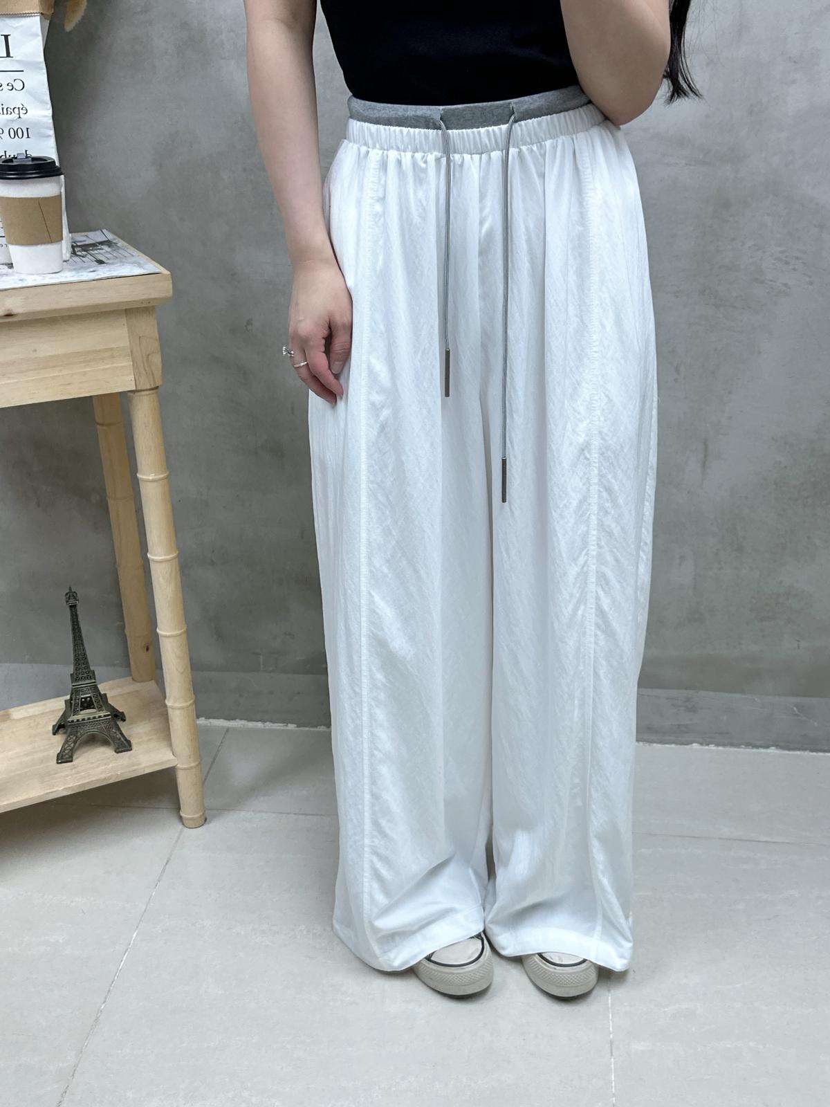 K05 單邊露膊英文字top