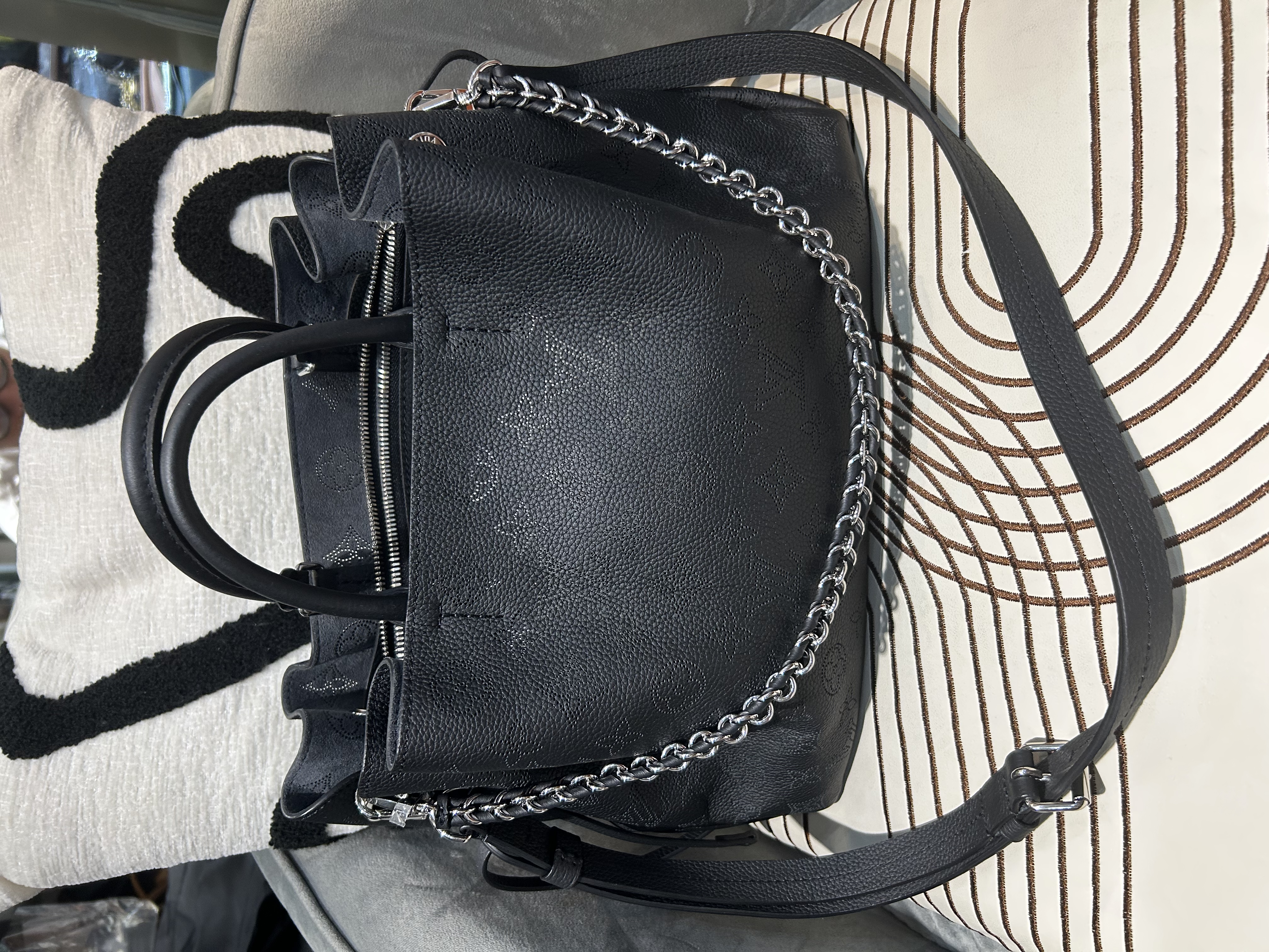 Louis Vuitton LV bella Tote bag Calfskin 2way bag Black 100%Authentic, 99%New ✅Dust bag