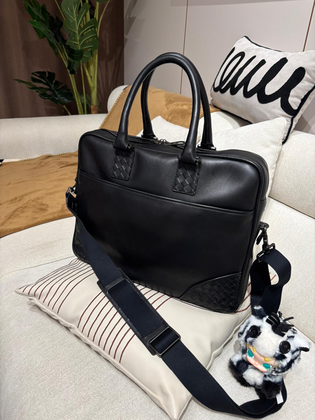 Bottega Veneta BV Black Intrecciato Leather Briefcase Bag 100%Authentic, 90%New ✅Dust bag
