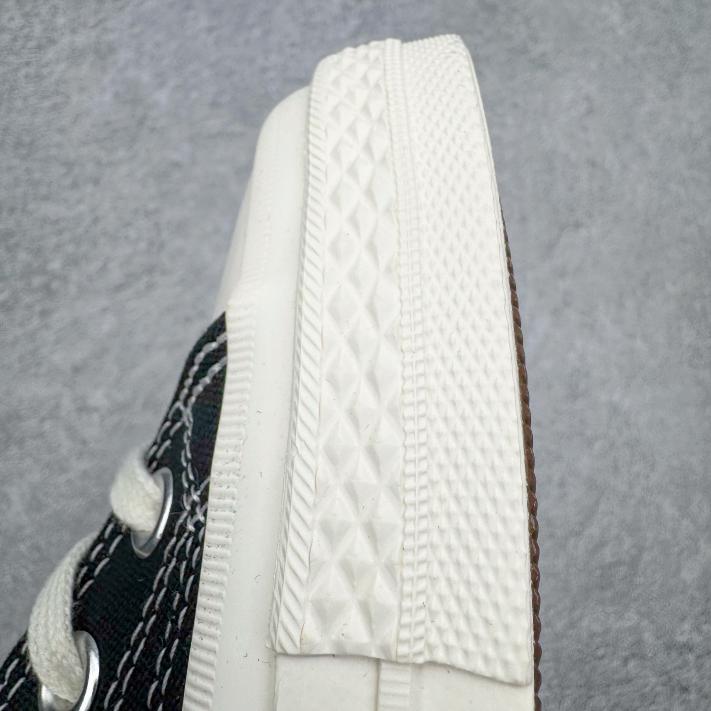 Comme des Garçons Play x Converse Chuck 70