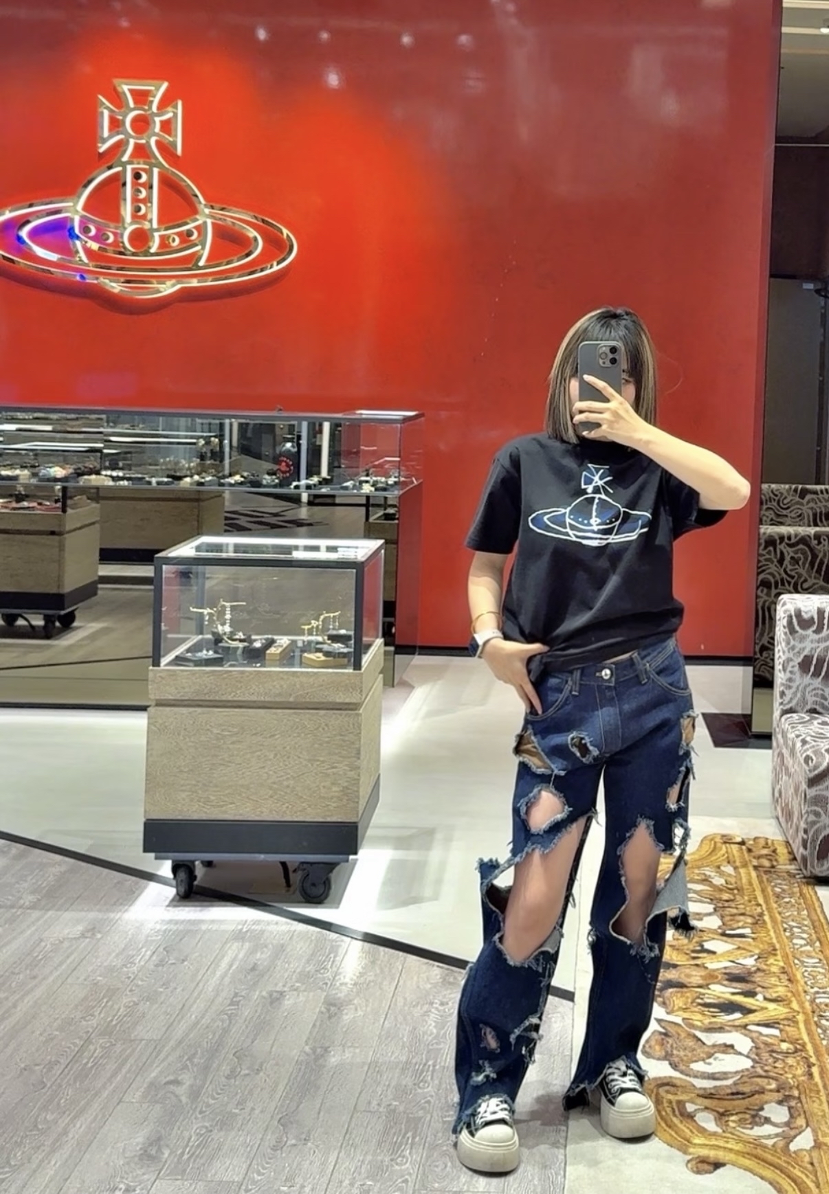 Vivienne Westwood 塗鴉土星Logo Tee