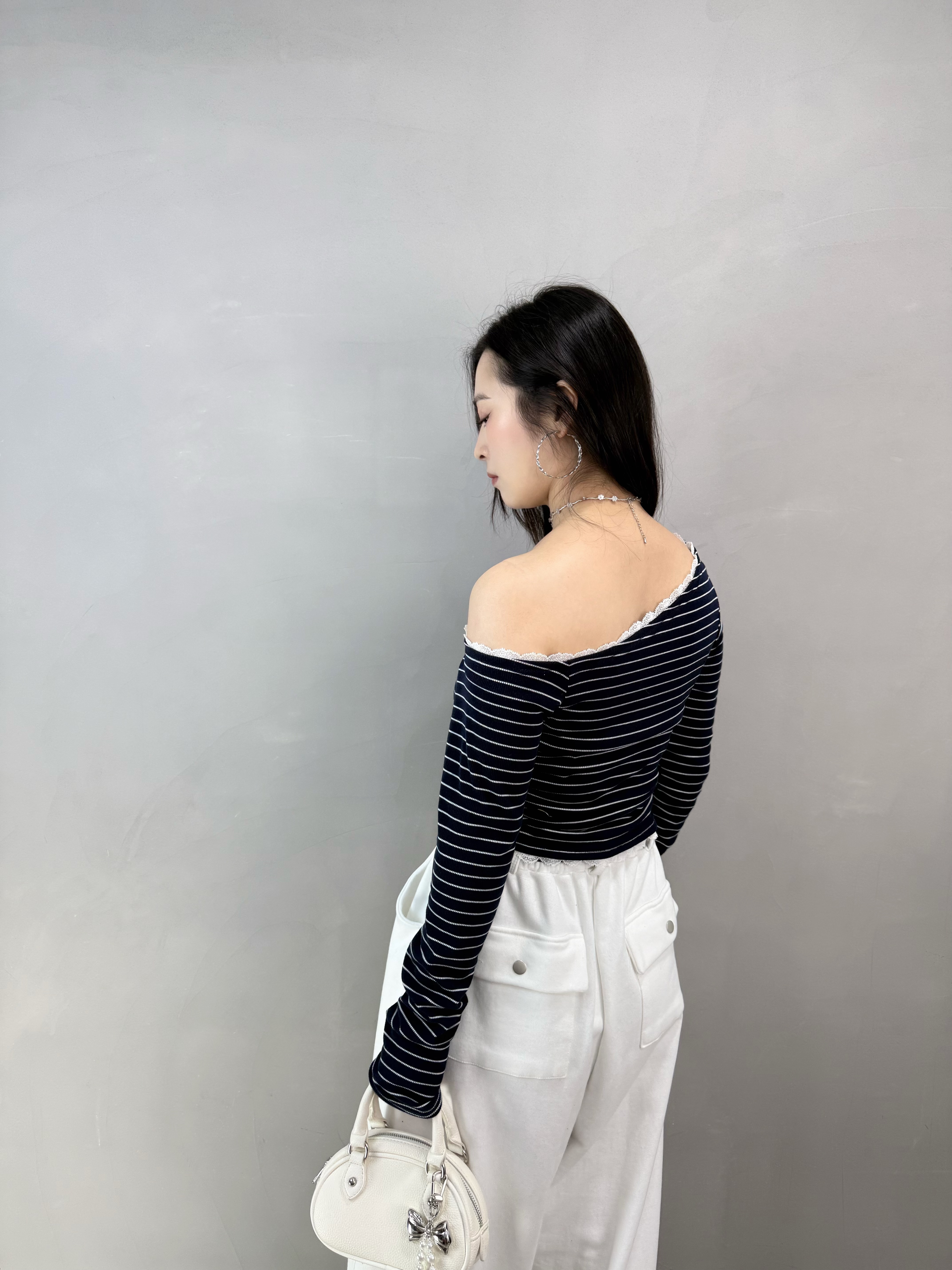 I80 Lace邊橫間露膊Tee