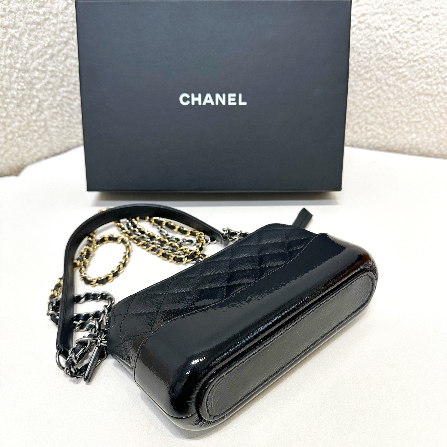 【預訂貨品】Chanel mini 黑金流浪包