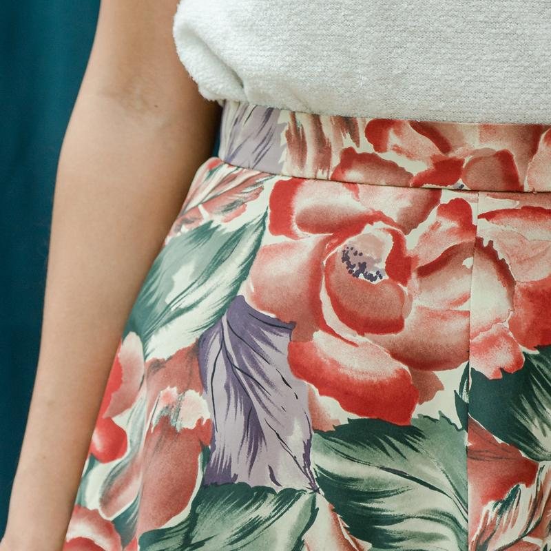 C.a.2000 Designed in Japan Artistic Rose Print Waist Tea Length Swing Skirt - 26"（MT1606-03）