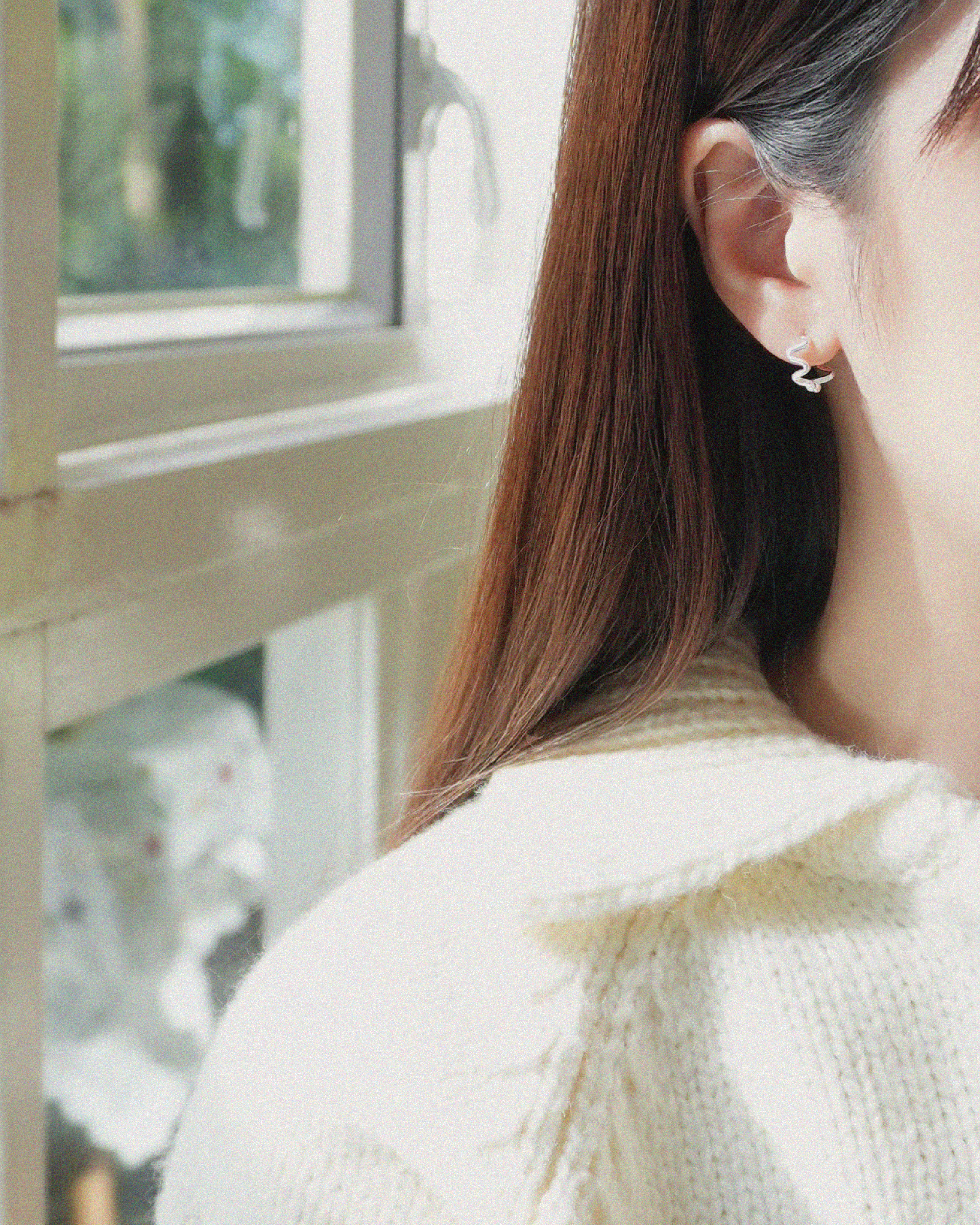 Chic Wave Hoop Earrings