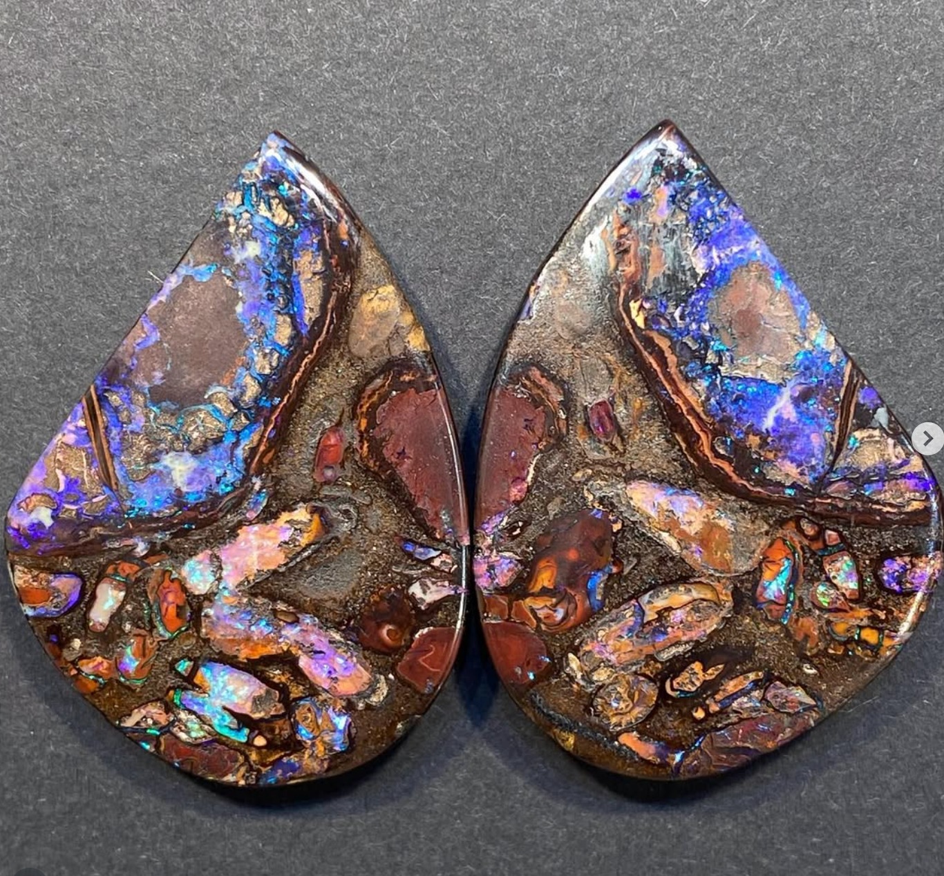 澳洲博爾德蛋白石淚滴形吊墜一對