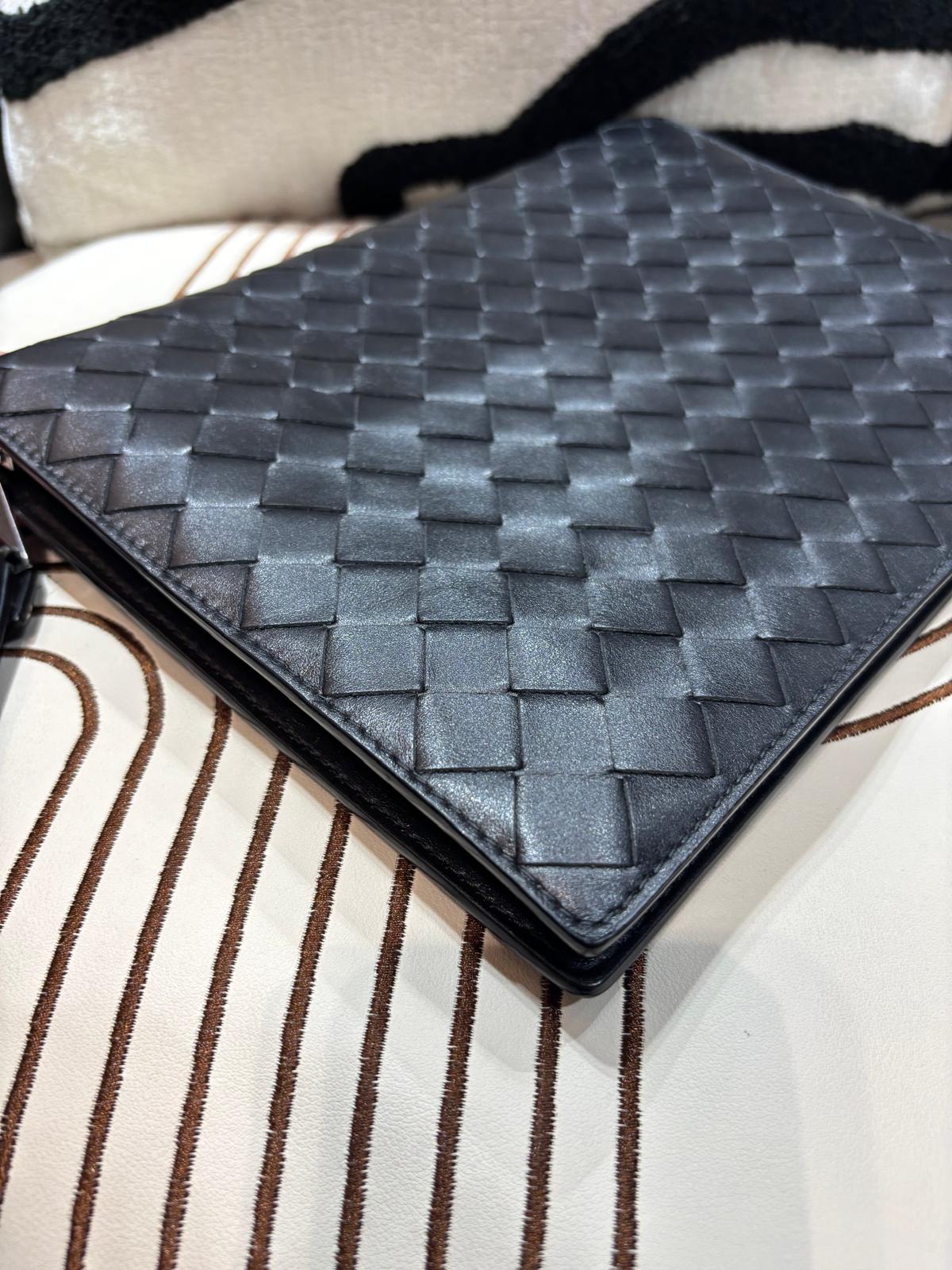 Bottega Veneta BV Intrecciato Document Case clutch 100%Authentic, 98%New ✅Dust bag
