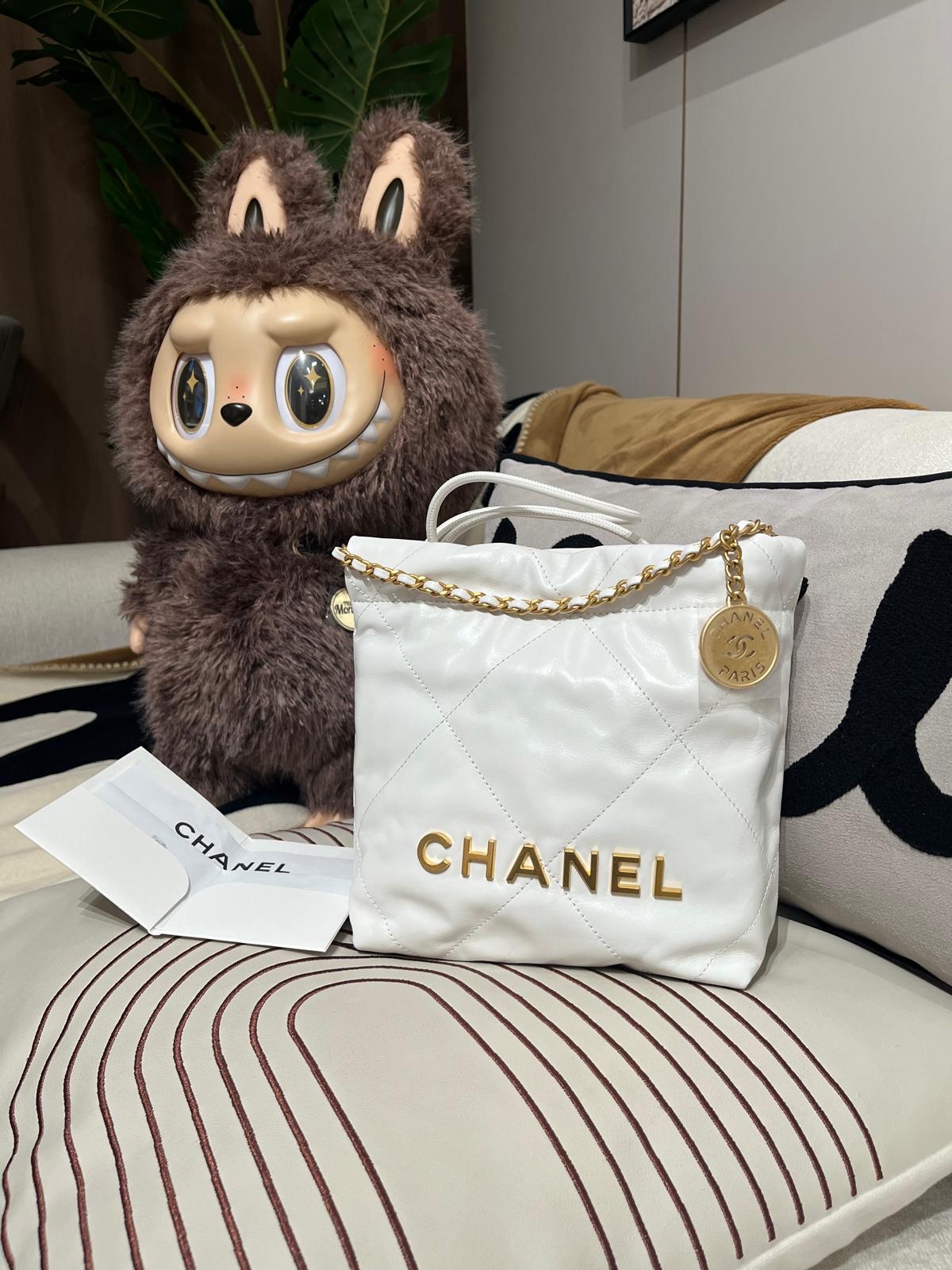 全新 Chanel 22 mini Calfskin白色牛皮金扣 100%Authentic ,全新100%new ✅收據✅晶片✅塵袋✅box