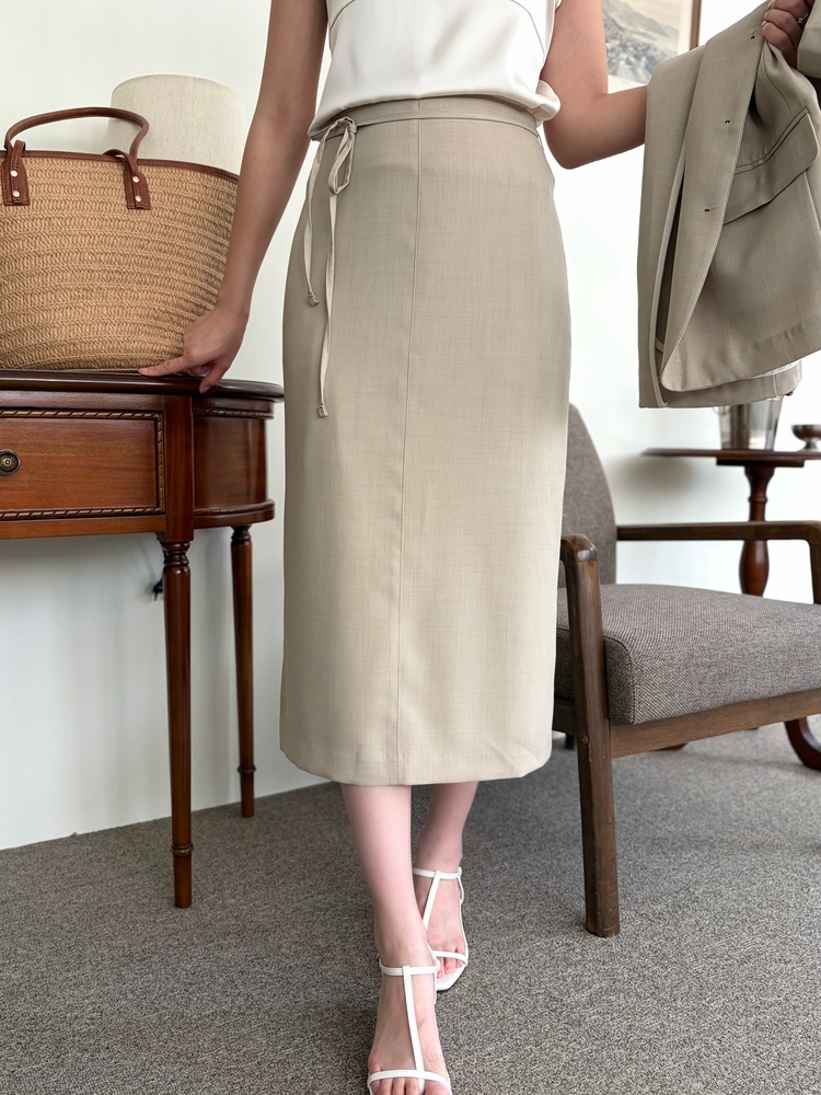 Sandstone Belted Skirt (Light Beige)