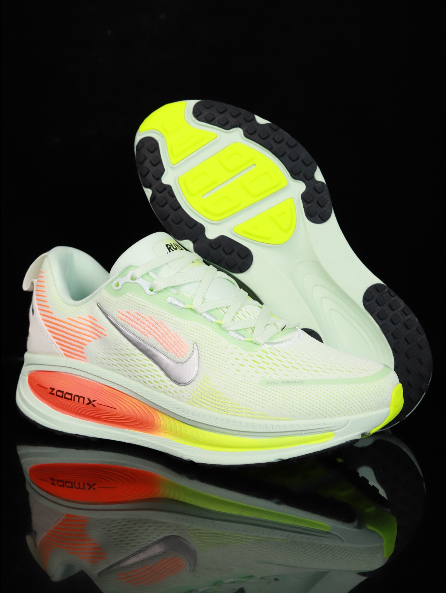 Nike Vomero 18 HM6803-300